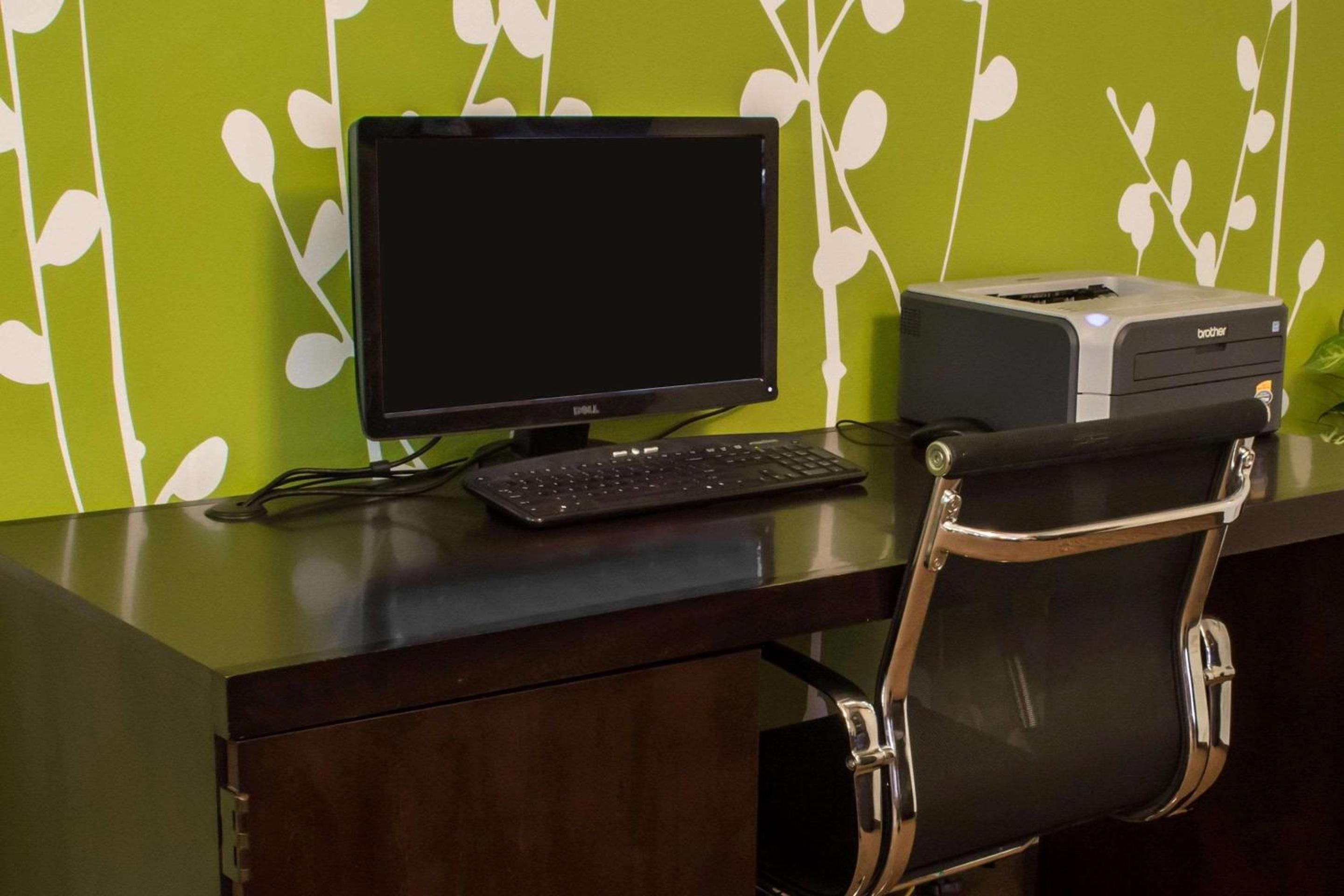 Sleep Inn  Suites Harbour Pointe - Property Image 6