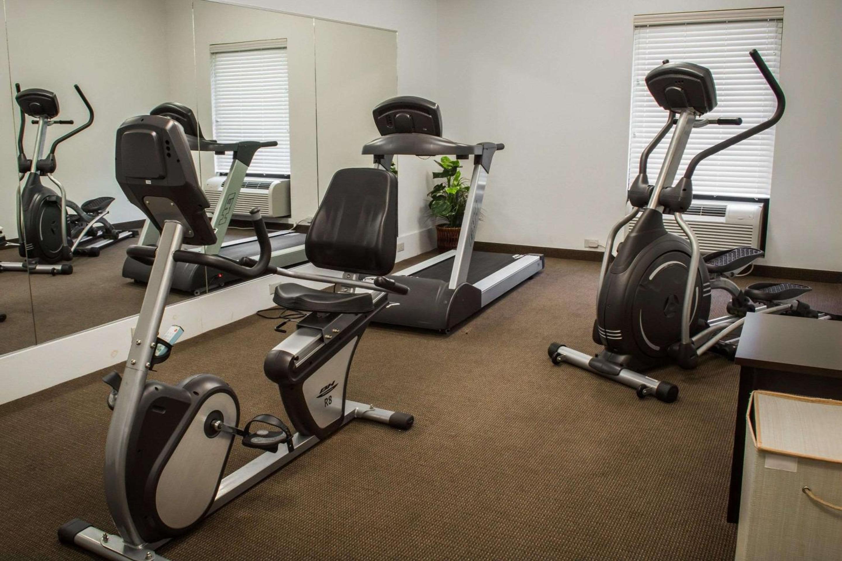 Sleep Inn  Suites Harbour Pointe - Property Image 4