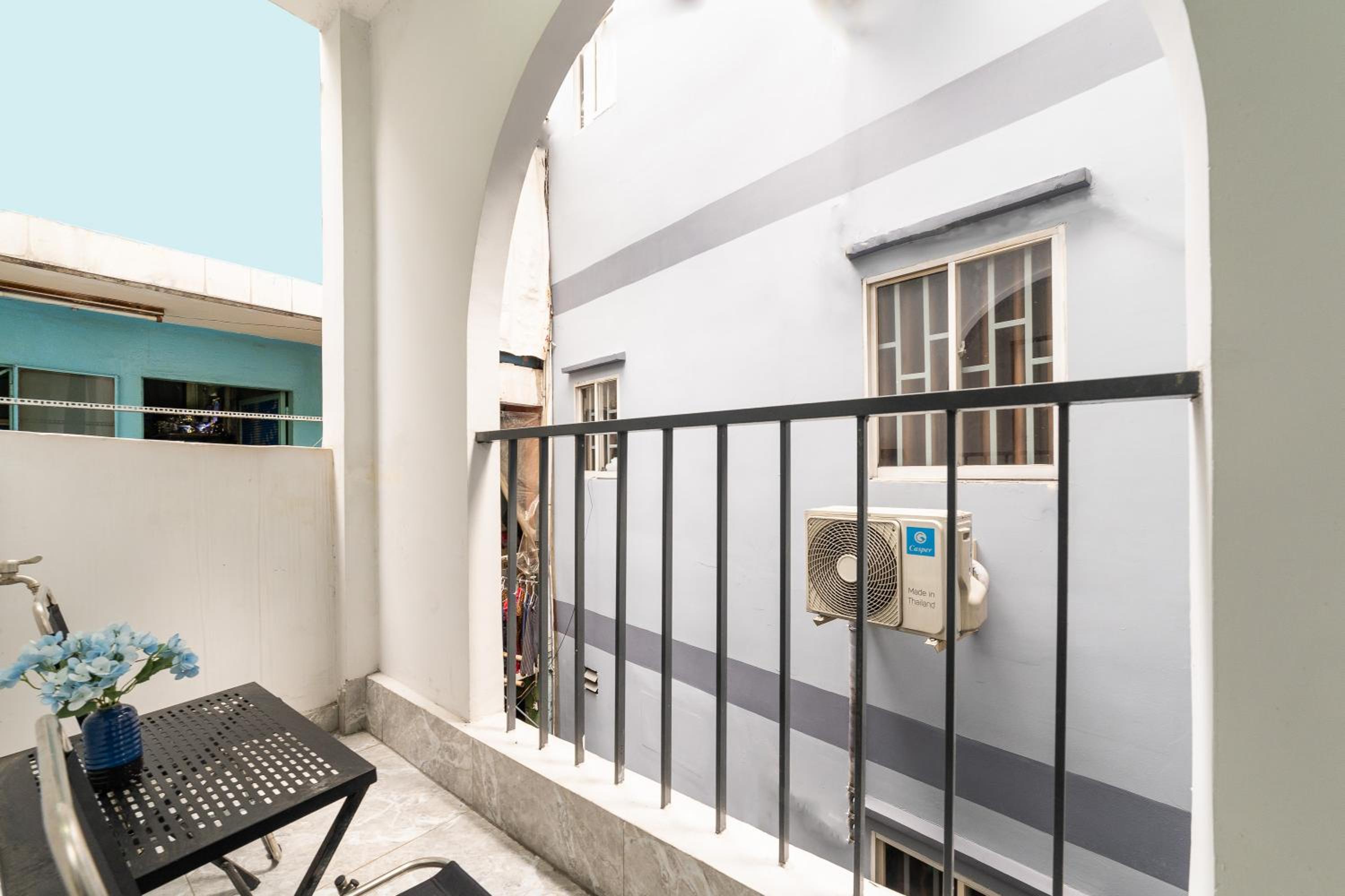 Super Cheap - Balcony & Netflix Studio - Bui Vien