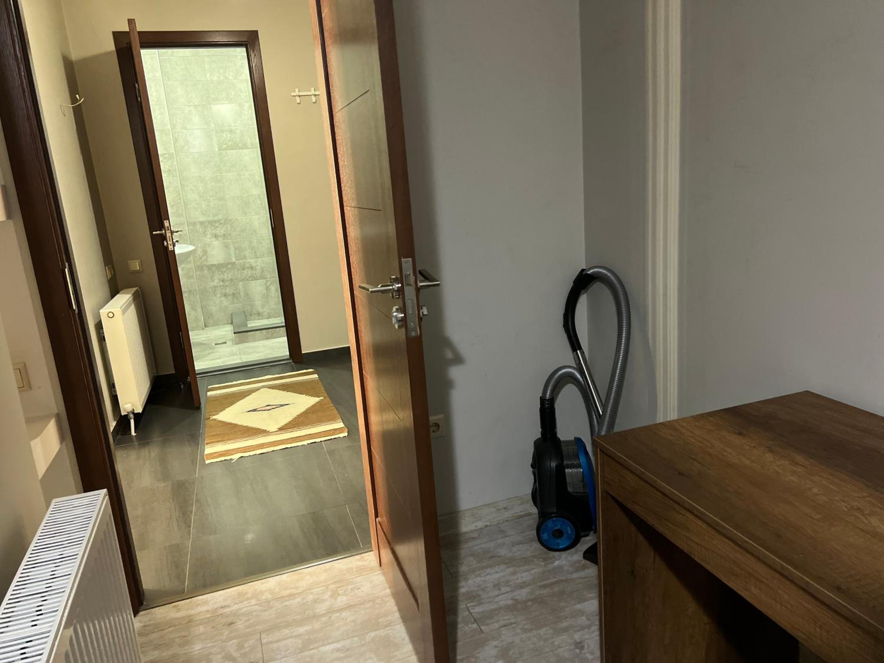 Tamo's Apartment view 4