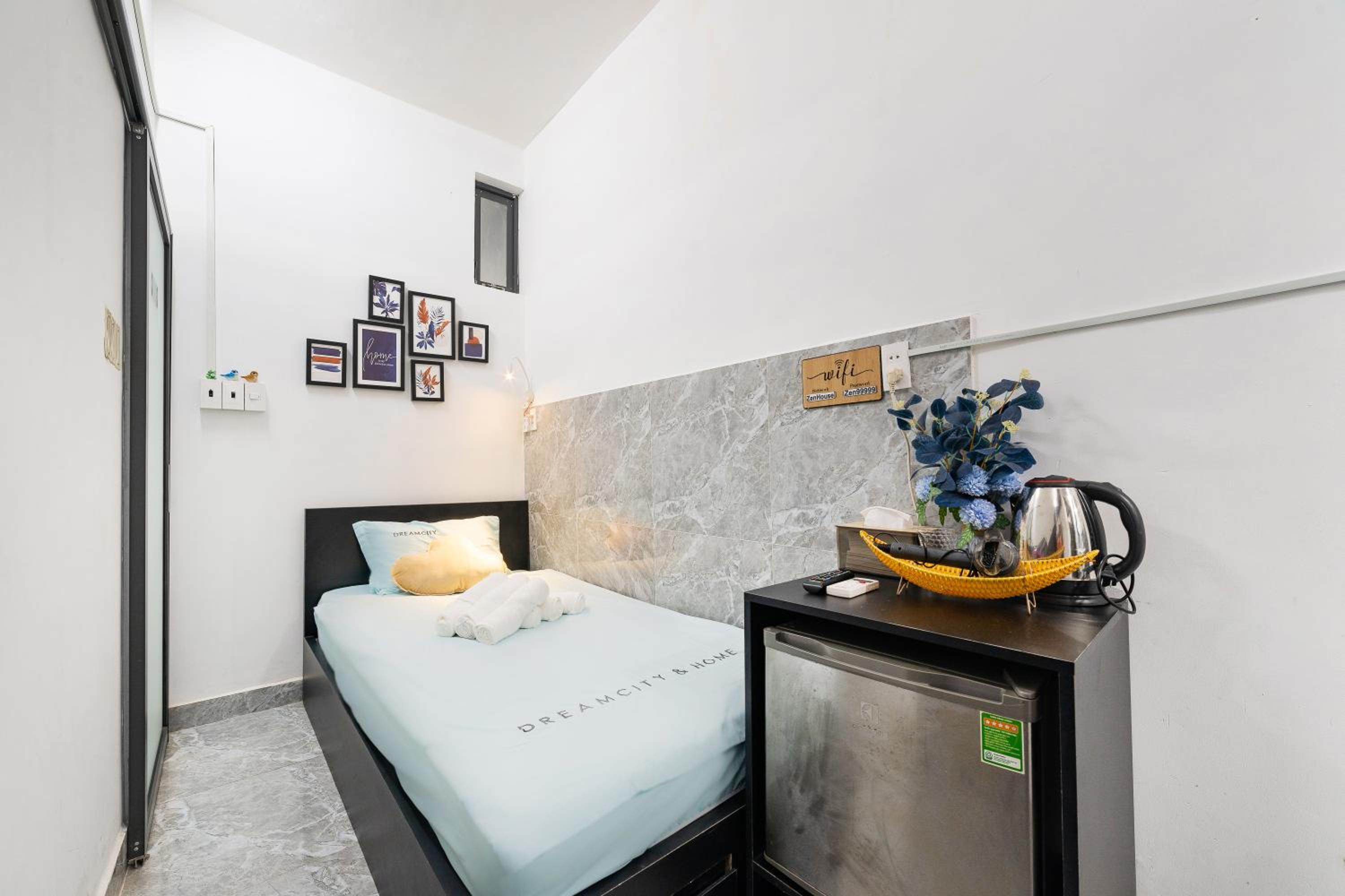 Super Cheap - Balcony & Netflix Studio - Bui Vien