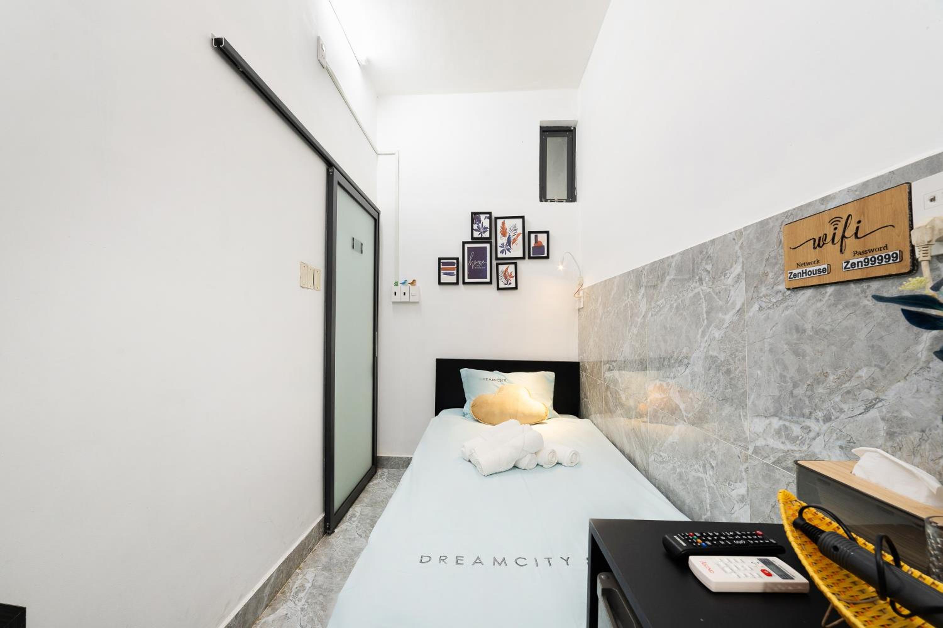 Super Cheap - Balcony & Netflix Studio - Bui Vien