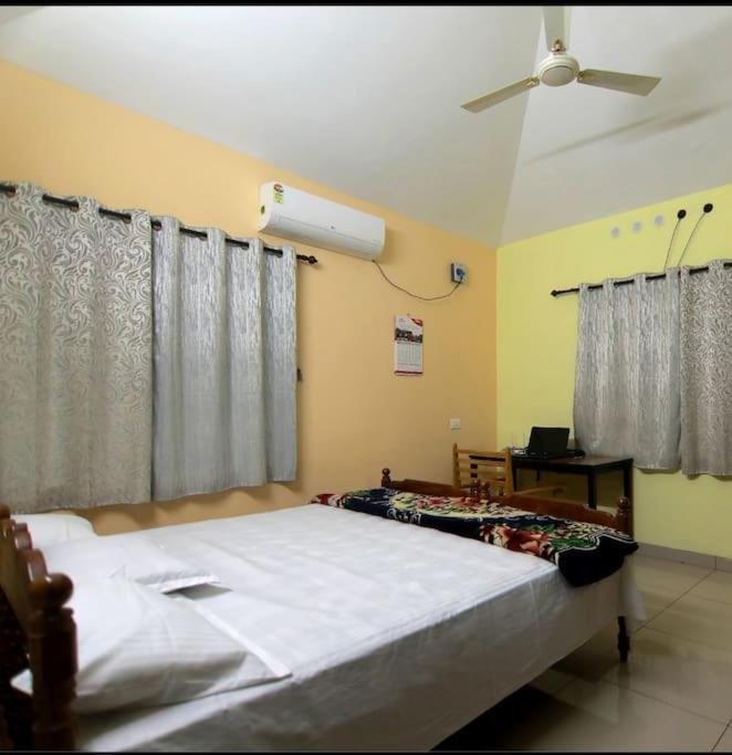 Modayil House - Anakkara view 4