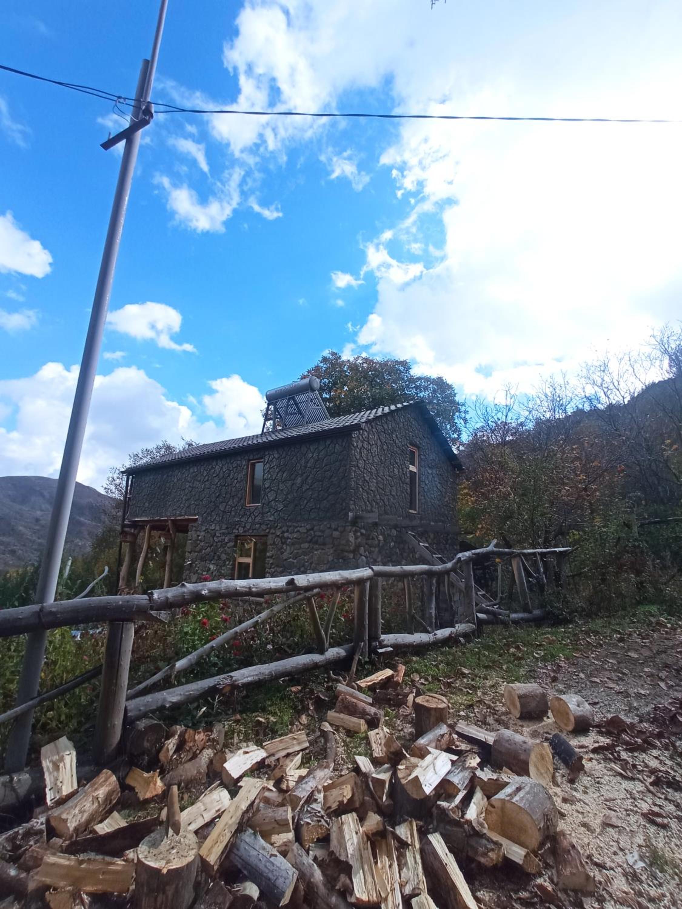 Hors's Home