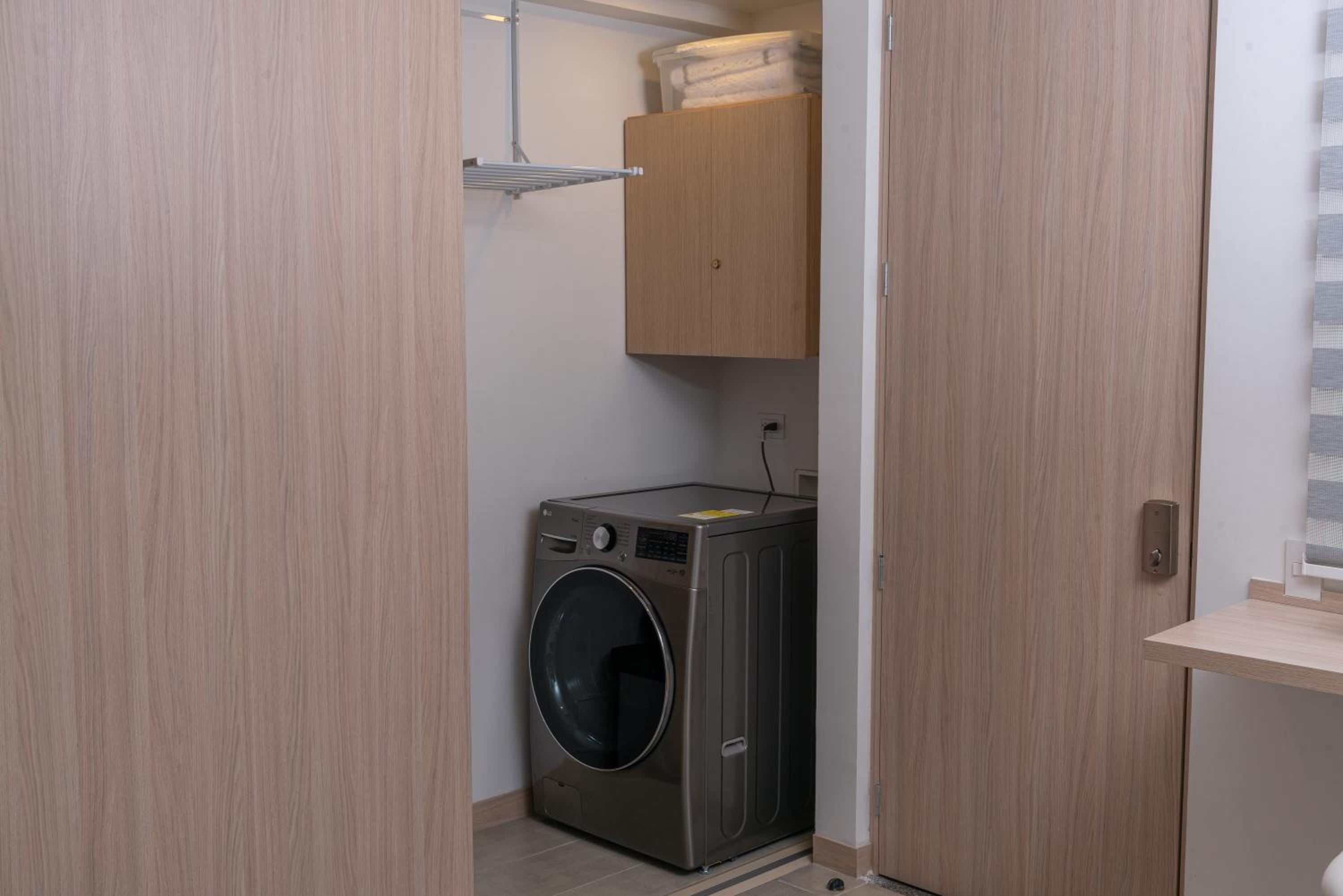 Metropolitan Studio Suite