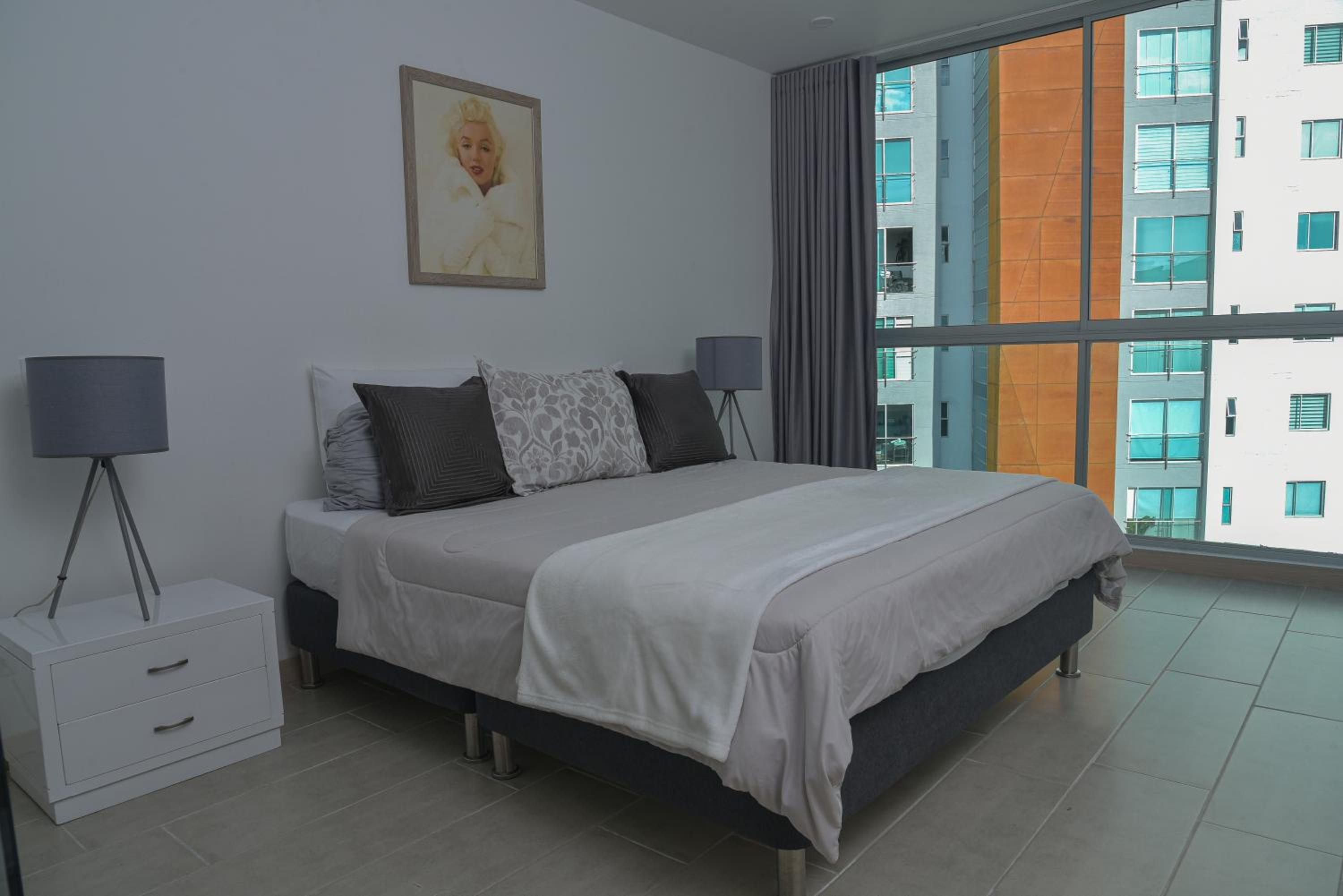 Metropolitan Studio Suite