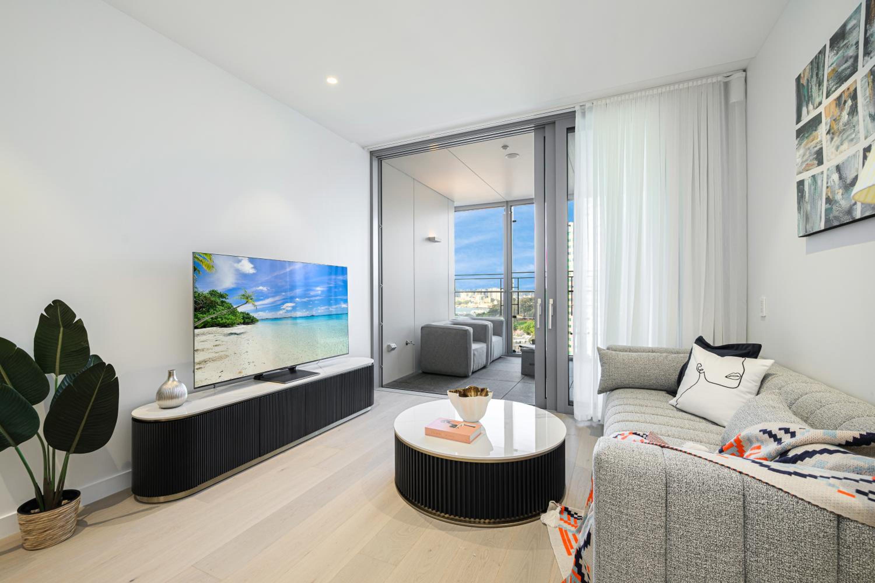 Waterfront CBD luxury 1Br with best view
