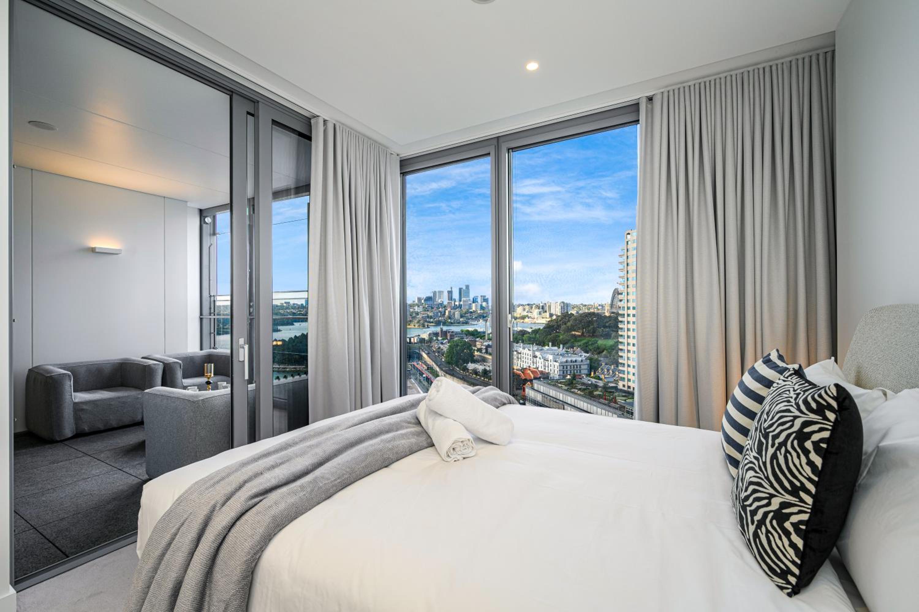 Waterfront CBD luxury 1Br with best view