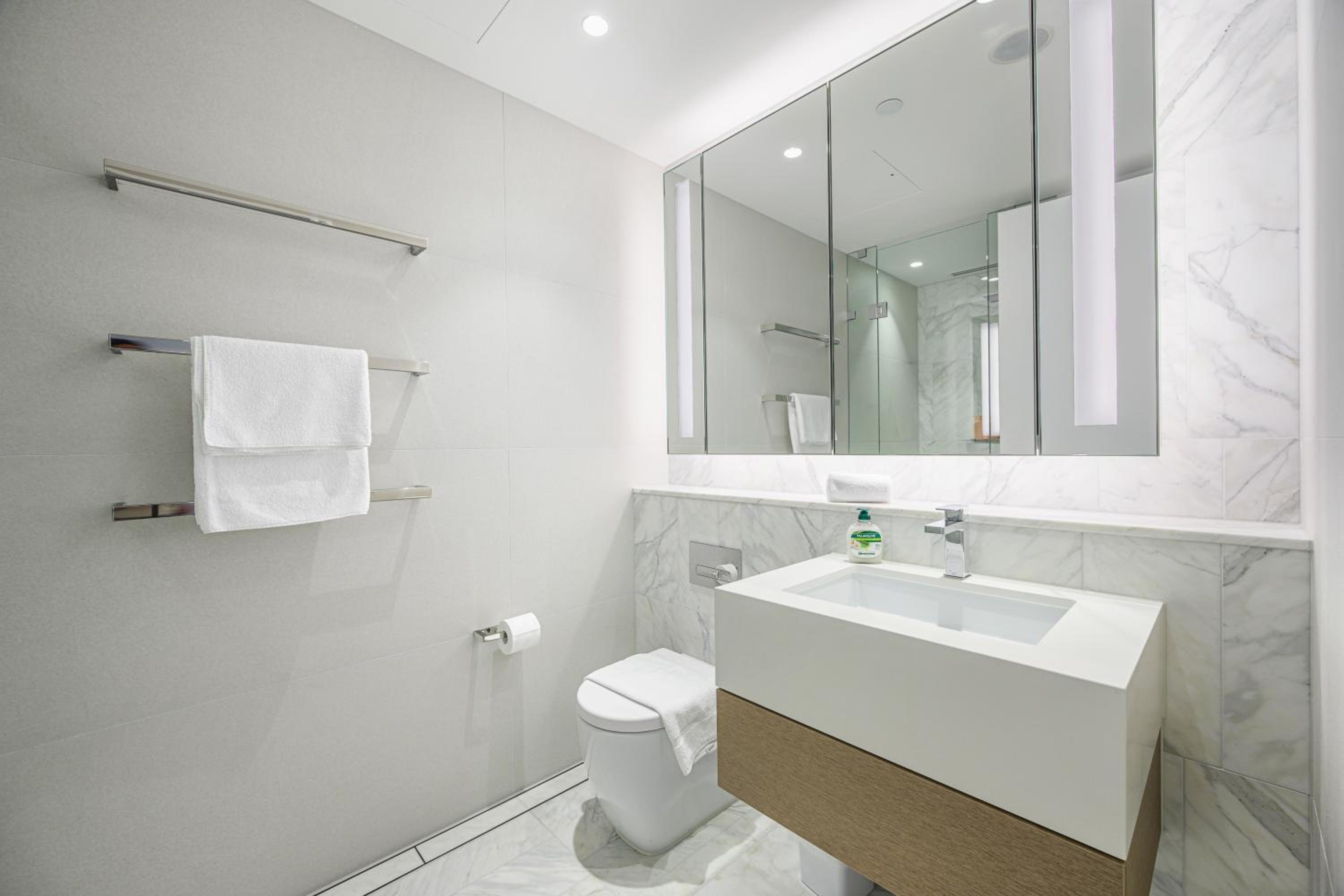 Waterfront CBD luxury 1Br with best view