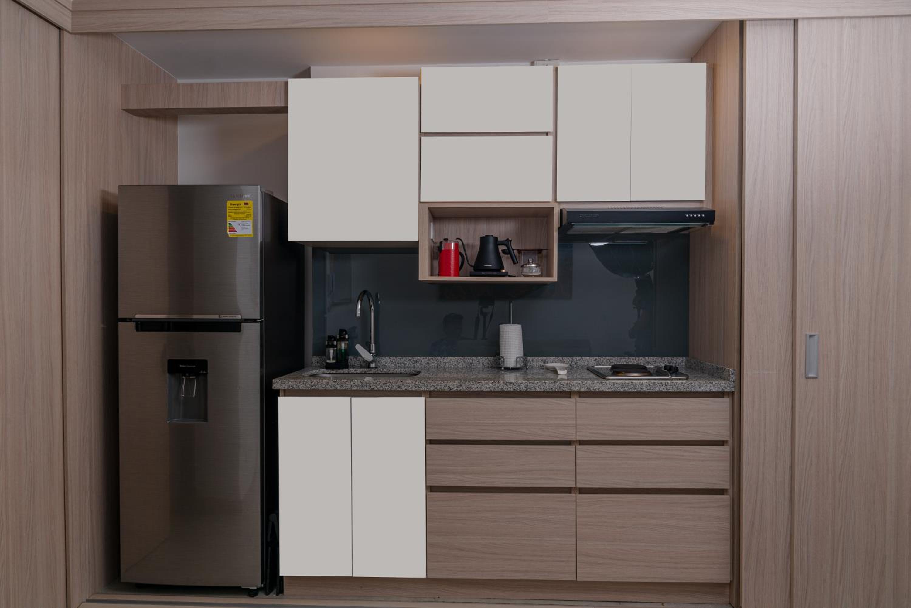 Metropolitan Studio Suite