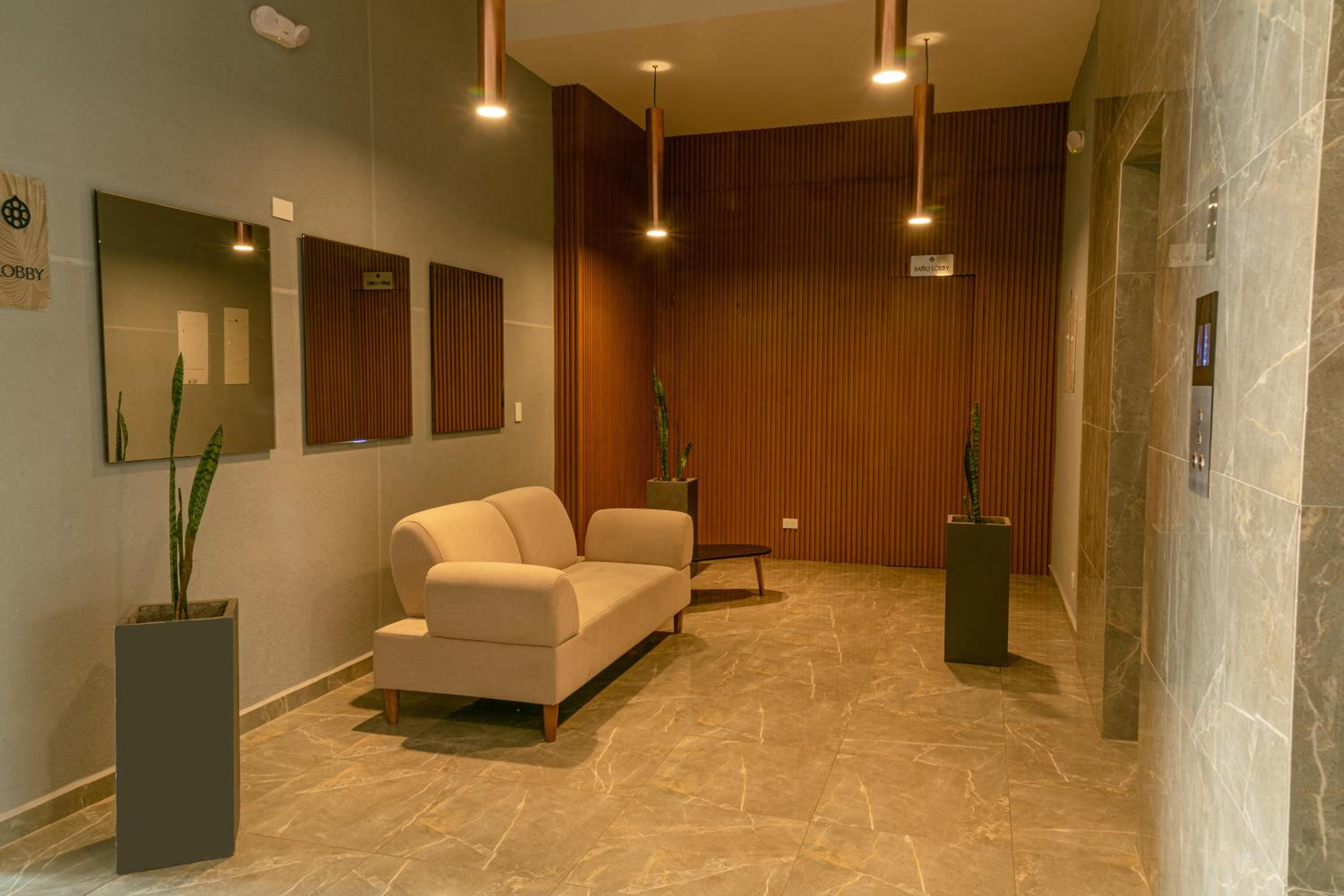 Metropolitan Studio Suite