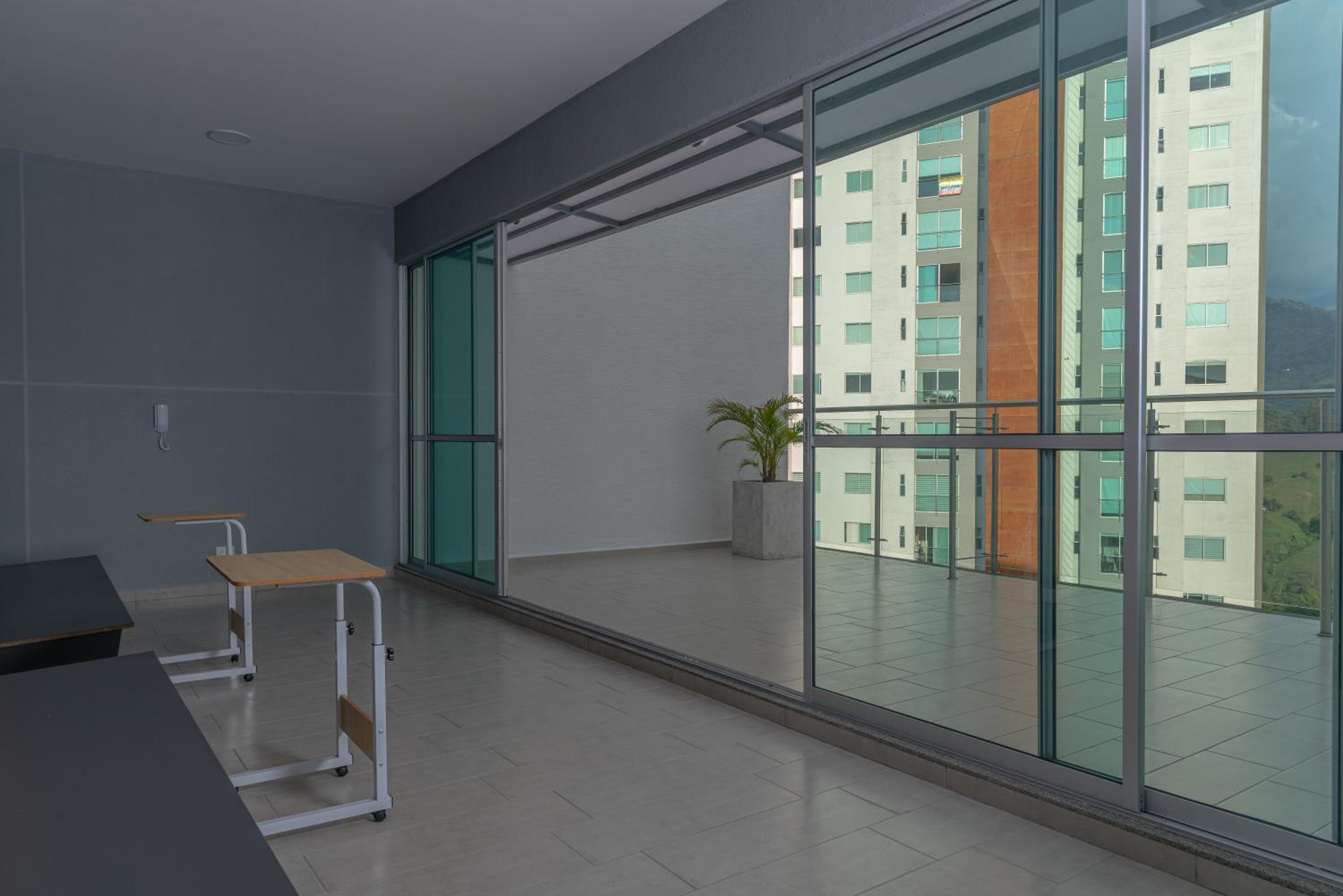 Metropolitan Studio Suite