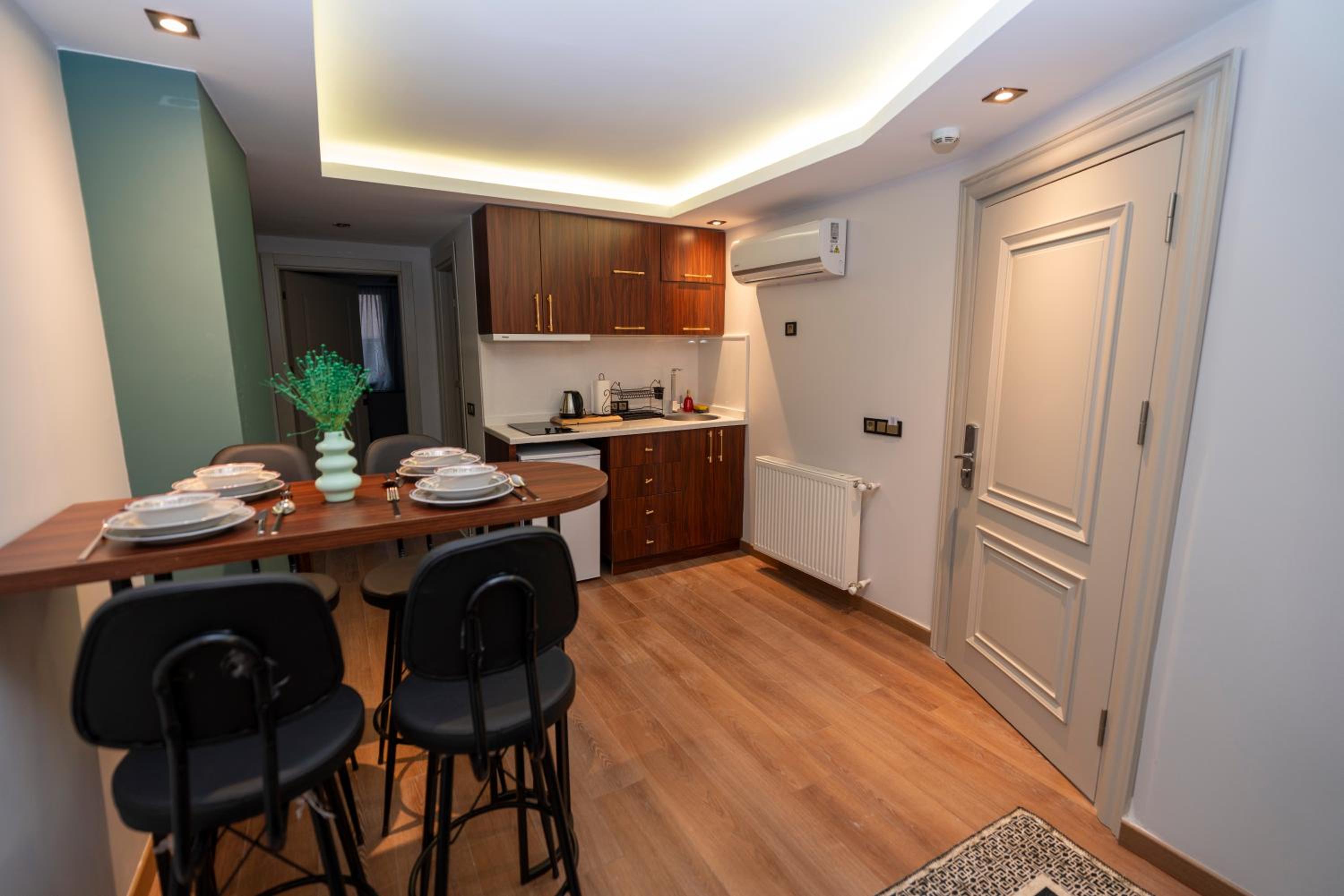 THE MUA LUXURY HOMEs