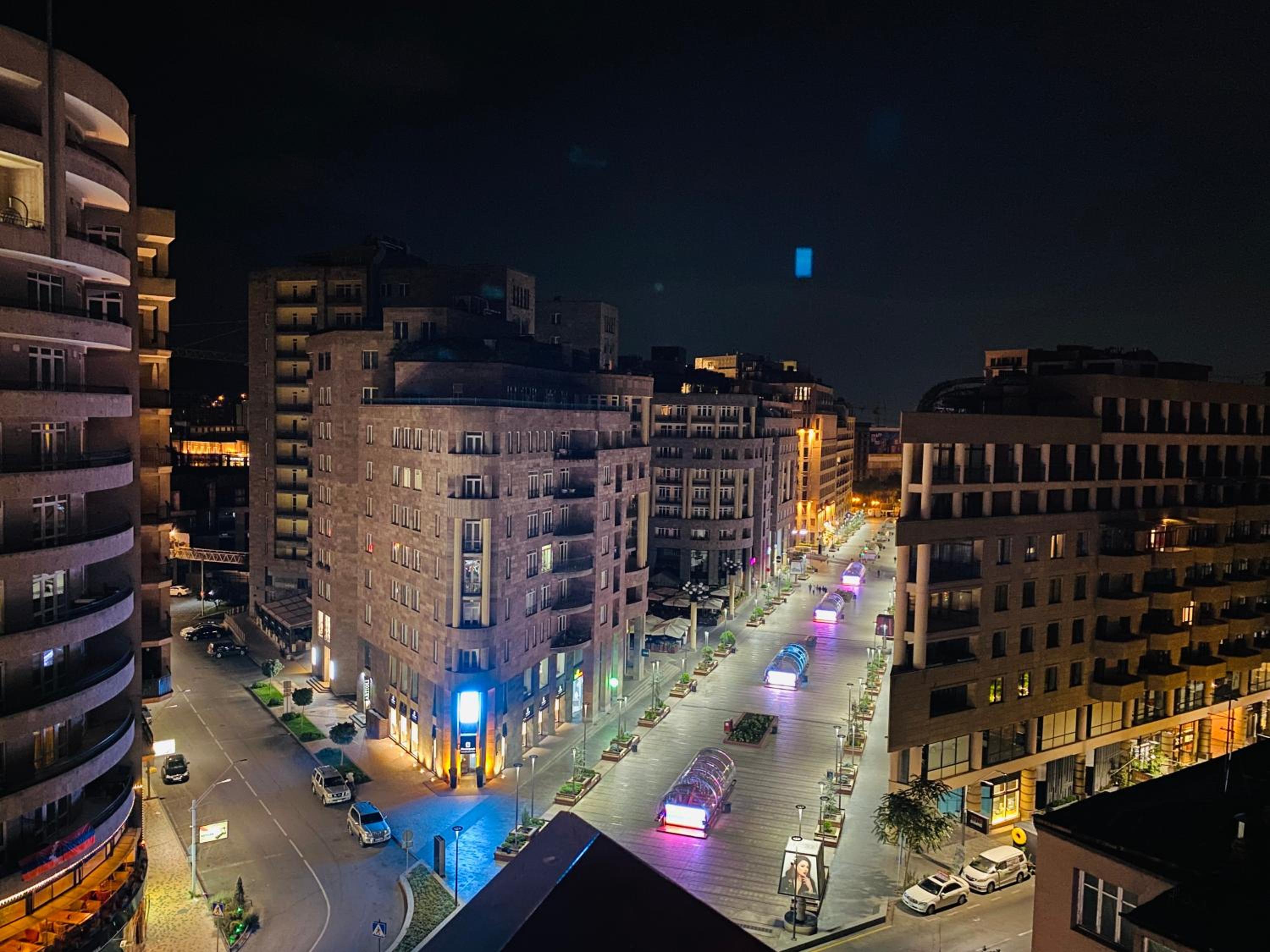 Northern Avenue, 3 bedrooms Luxury, Grande PentHouse with a large Terrace HH888