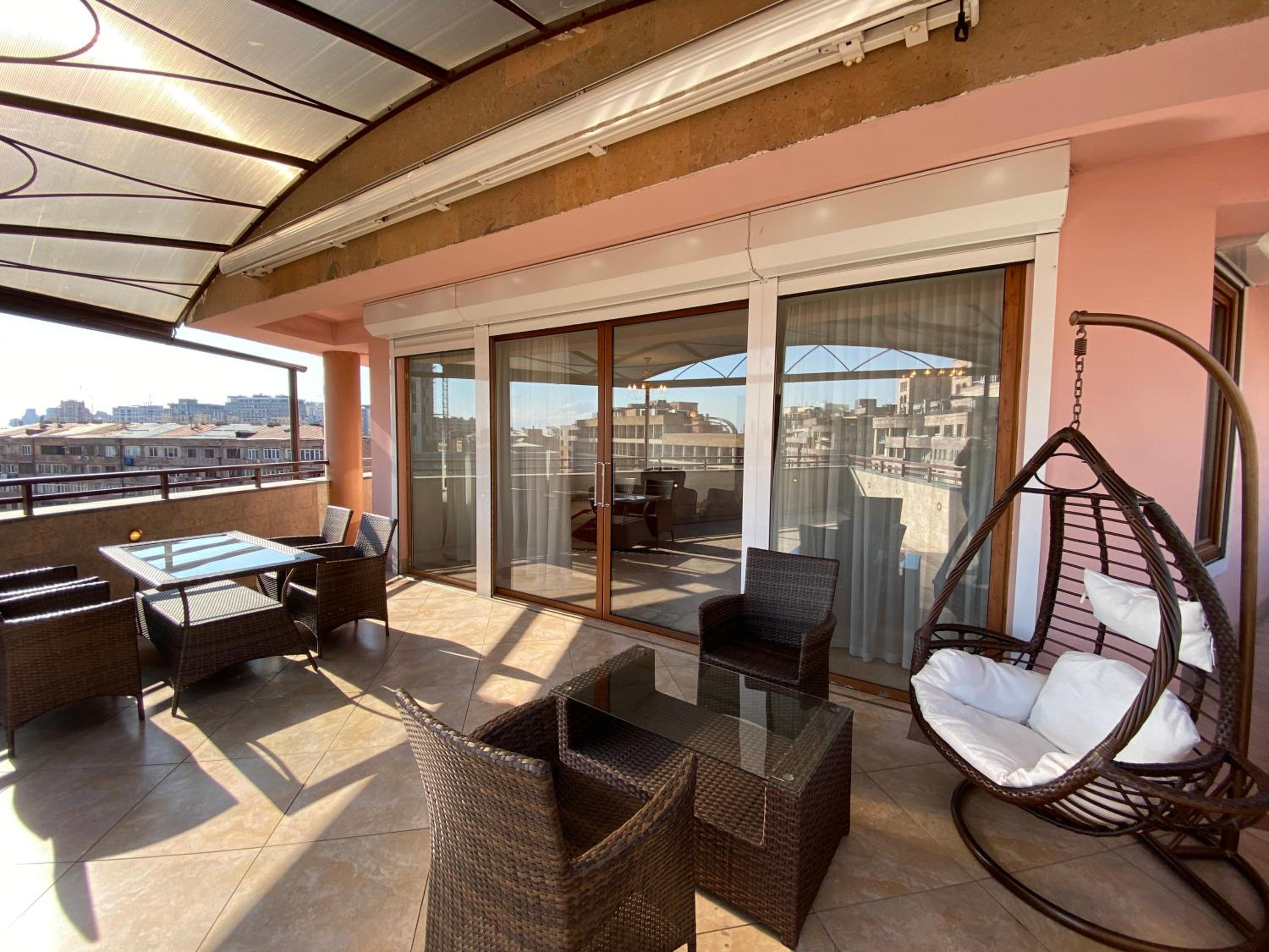 Northern Avenue, 3 bedrooms Luxury, Grande PentHouse with a large Terrace HH888