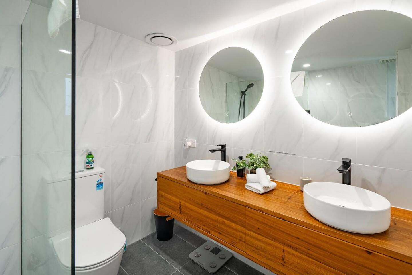 SHARA Stunning Ocean Views and Modern Comfort