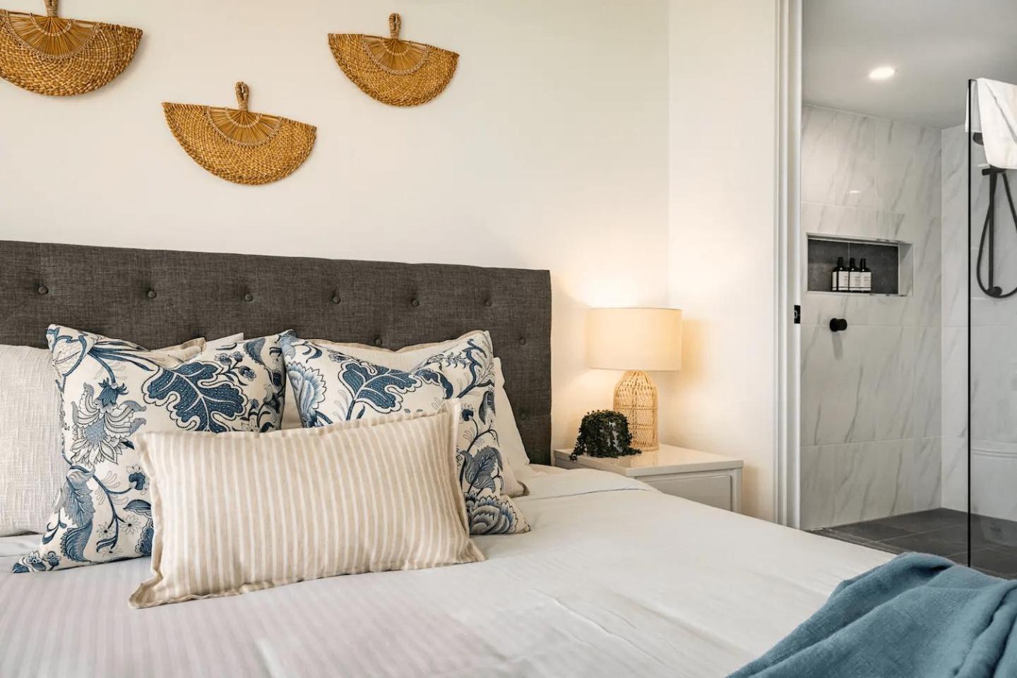 SHARA Stunning Ocean Views and Modern Comfort