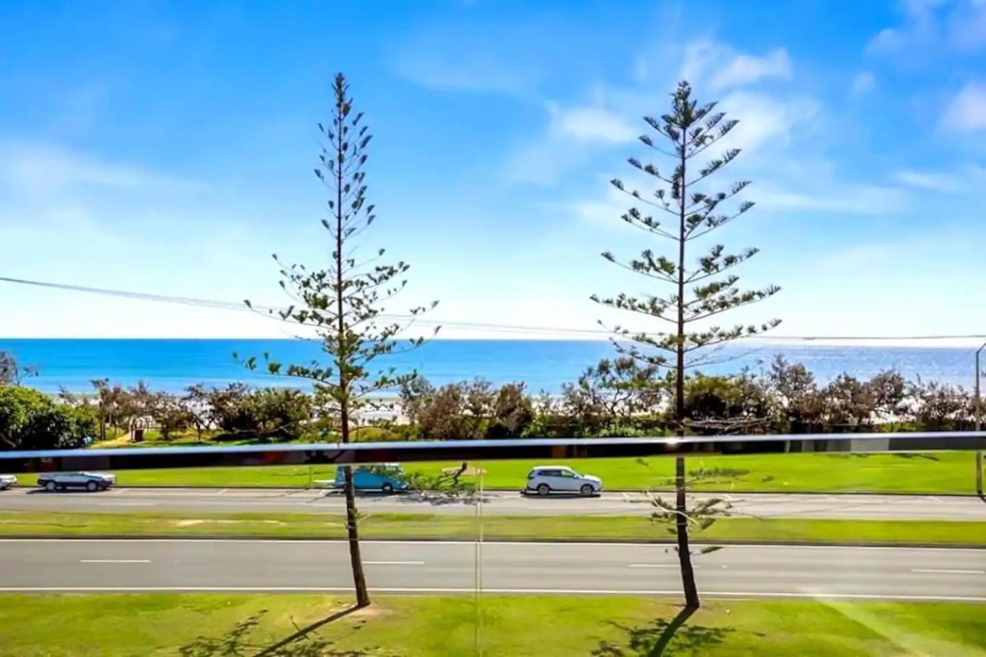 SHARA Stunning Ocean Views and Modern Comfort
