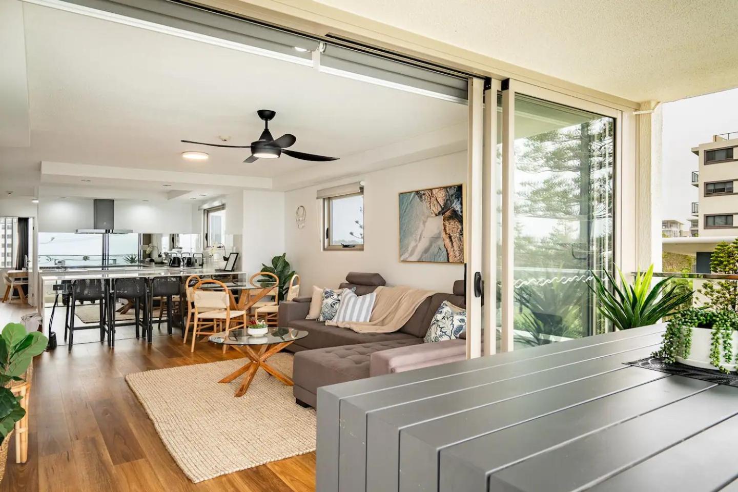 SHARA Stunning Ocean Views and Modern Comfort