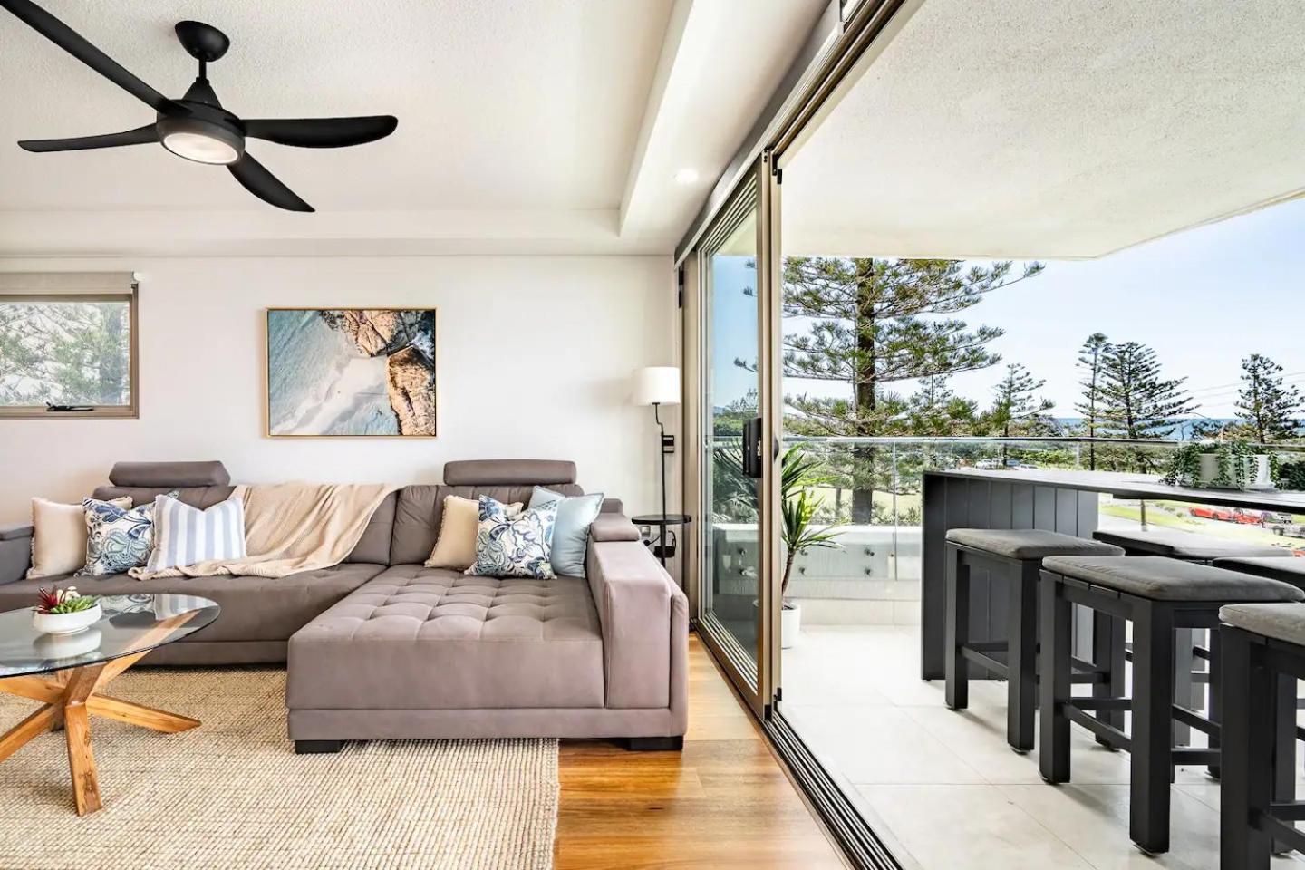 SHARA Stunning Ocean Views and Modern Comfort