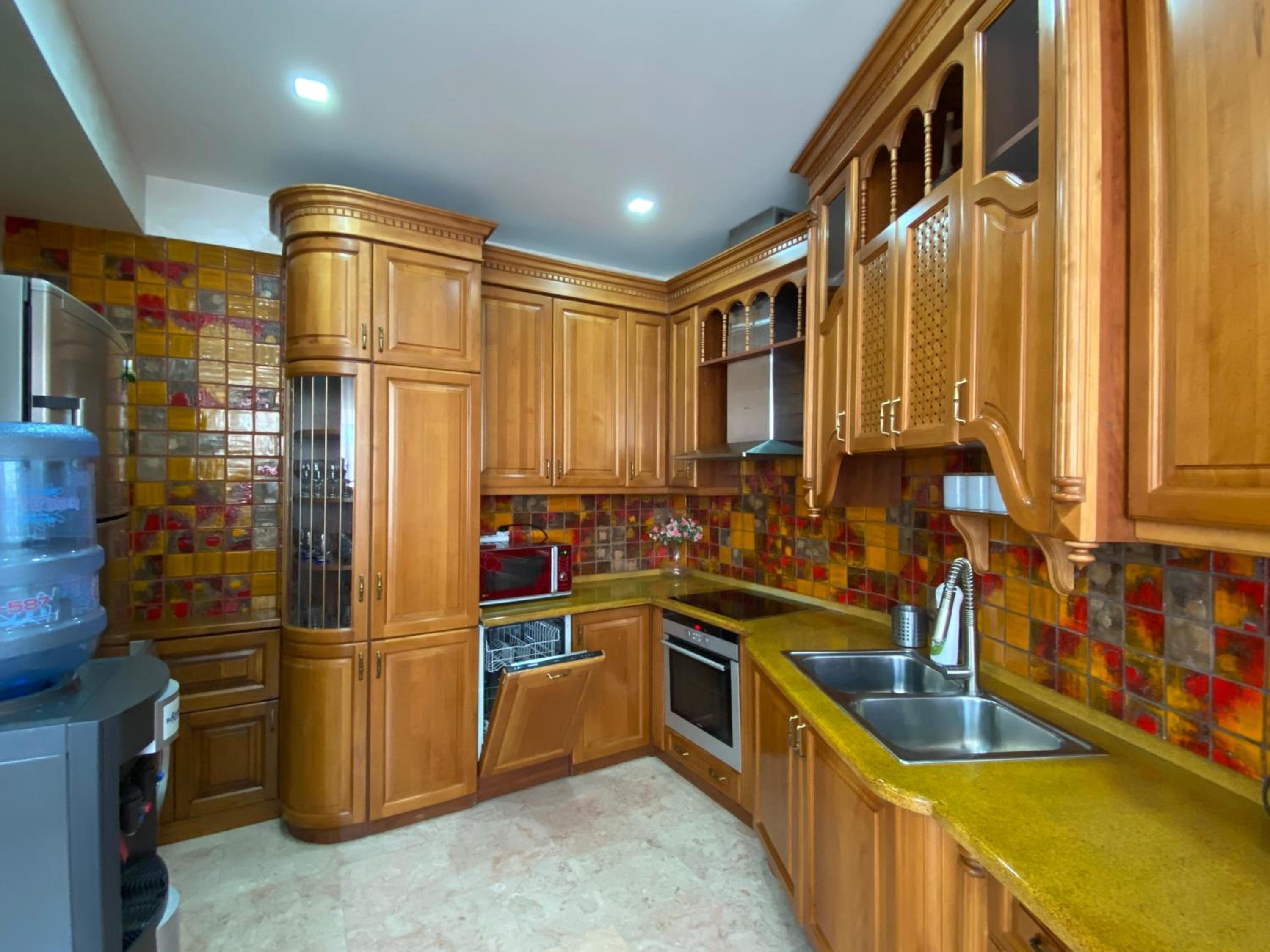 Northern Avenue, 3 bedrooms Luxury, Grande PentHouse with a large Terrace HH888