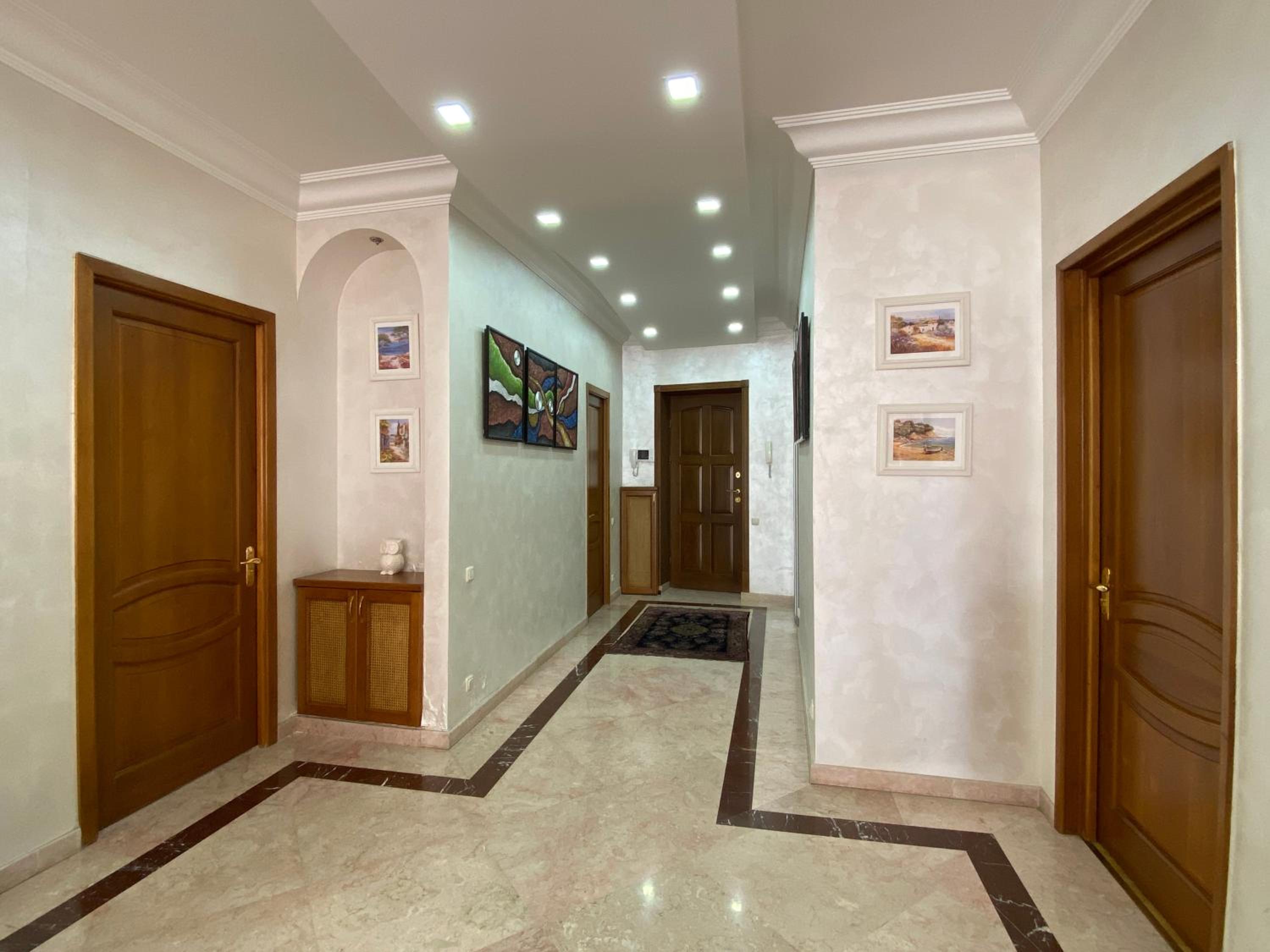 Northern Avenue, 3 bedrooms Luxury, Grande PentHouse with a large Terrace HH888