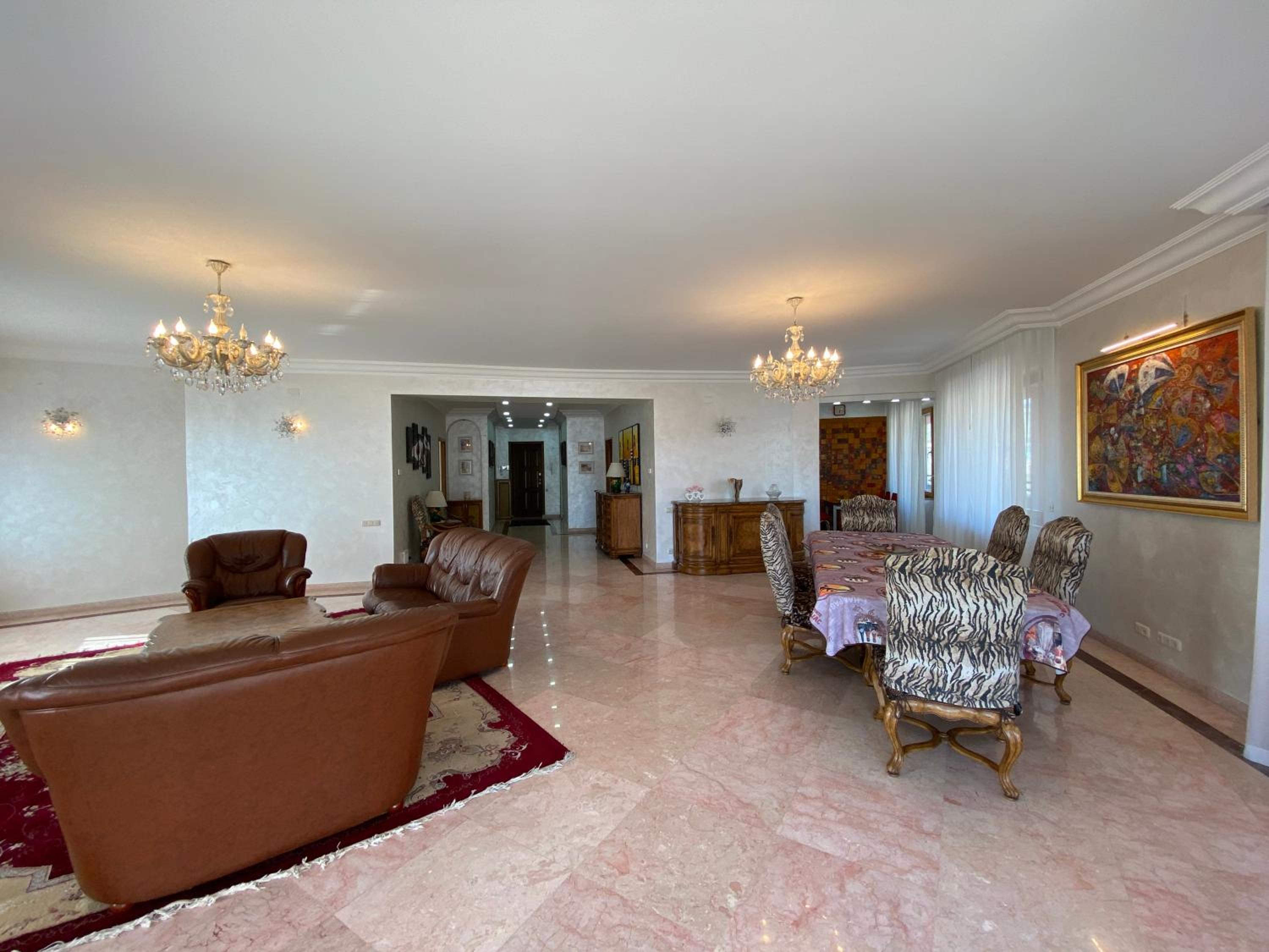 Northern Avenue, 3 bedrooms Luxury, Grande PentHouse with a large Terrace HH888