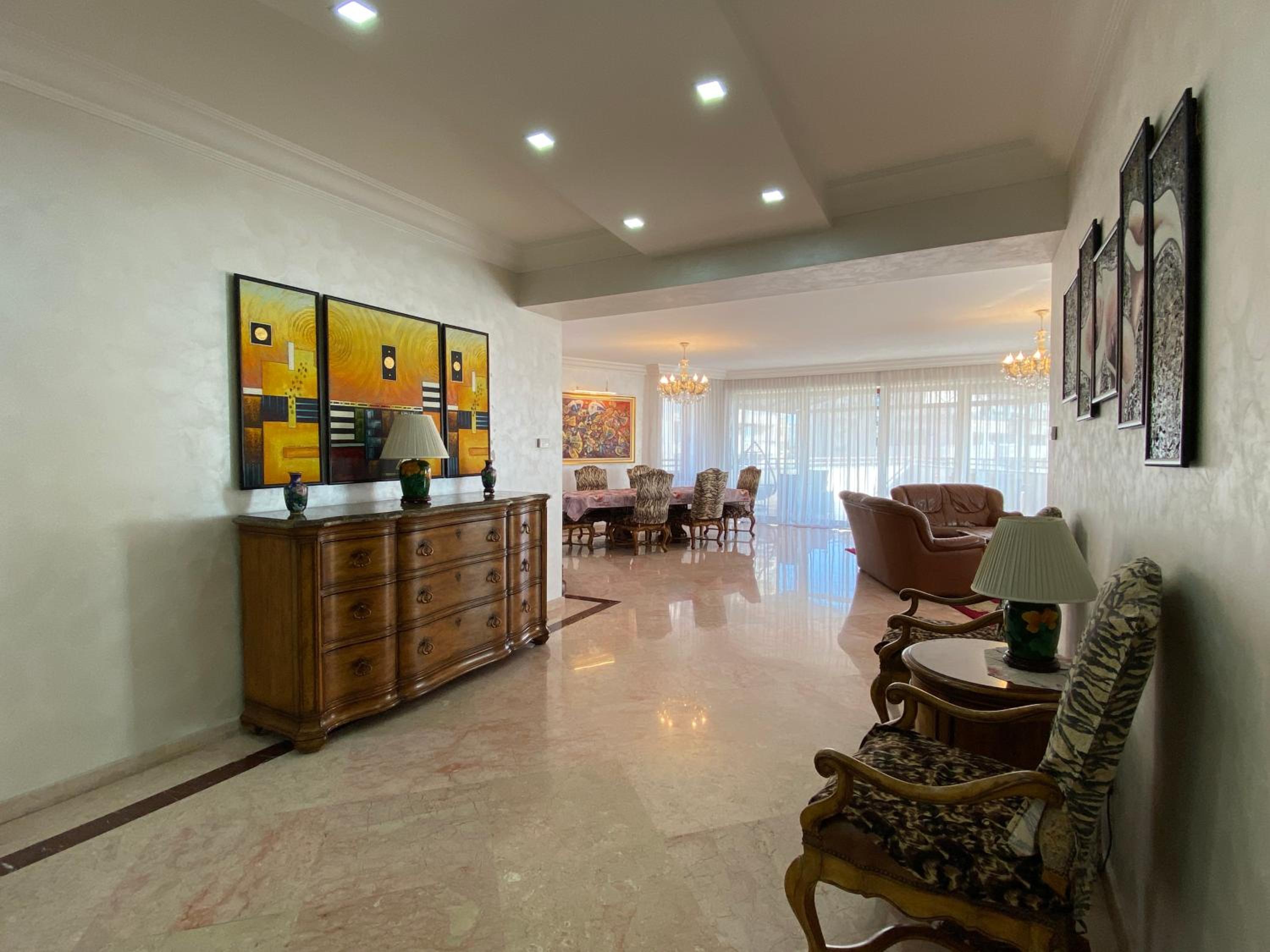 Northern Avenue, 3 bedrooms Luxury, Grande PentHouse with a large Terrace HH888