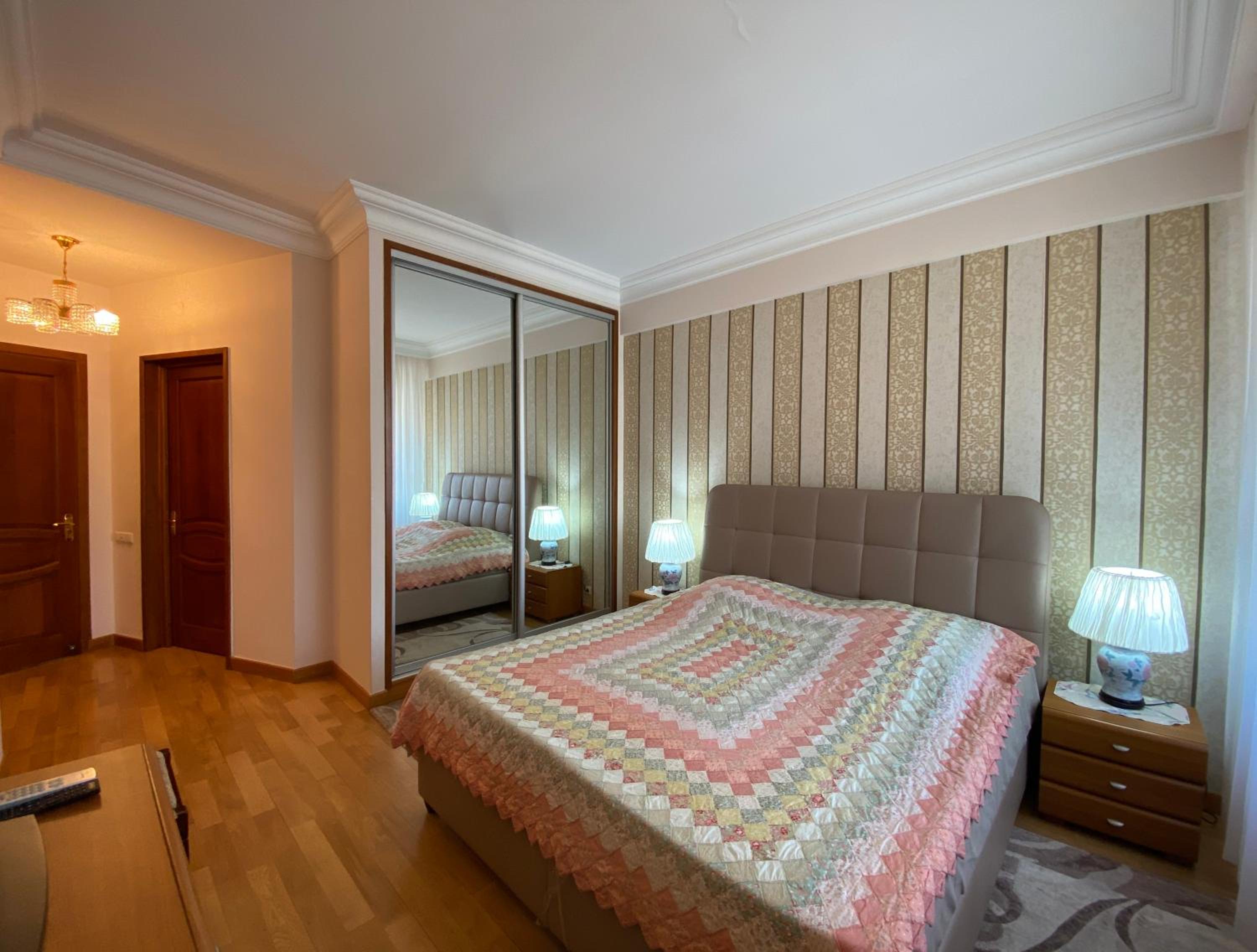 Northern Avenue, 3 bedrooms Luxury, Grande PentHouse with a large Terrace HH888