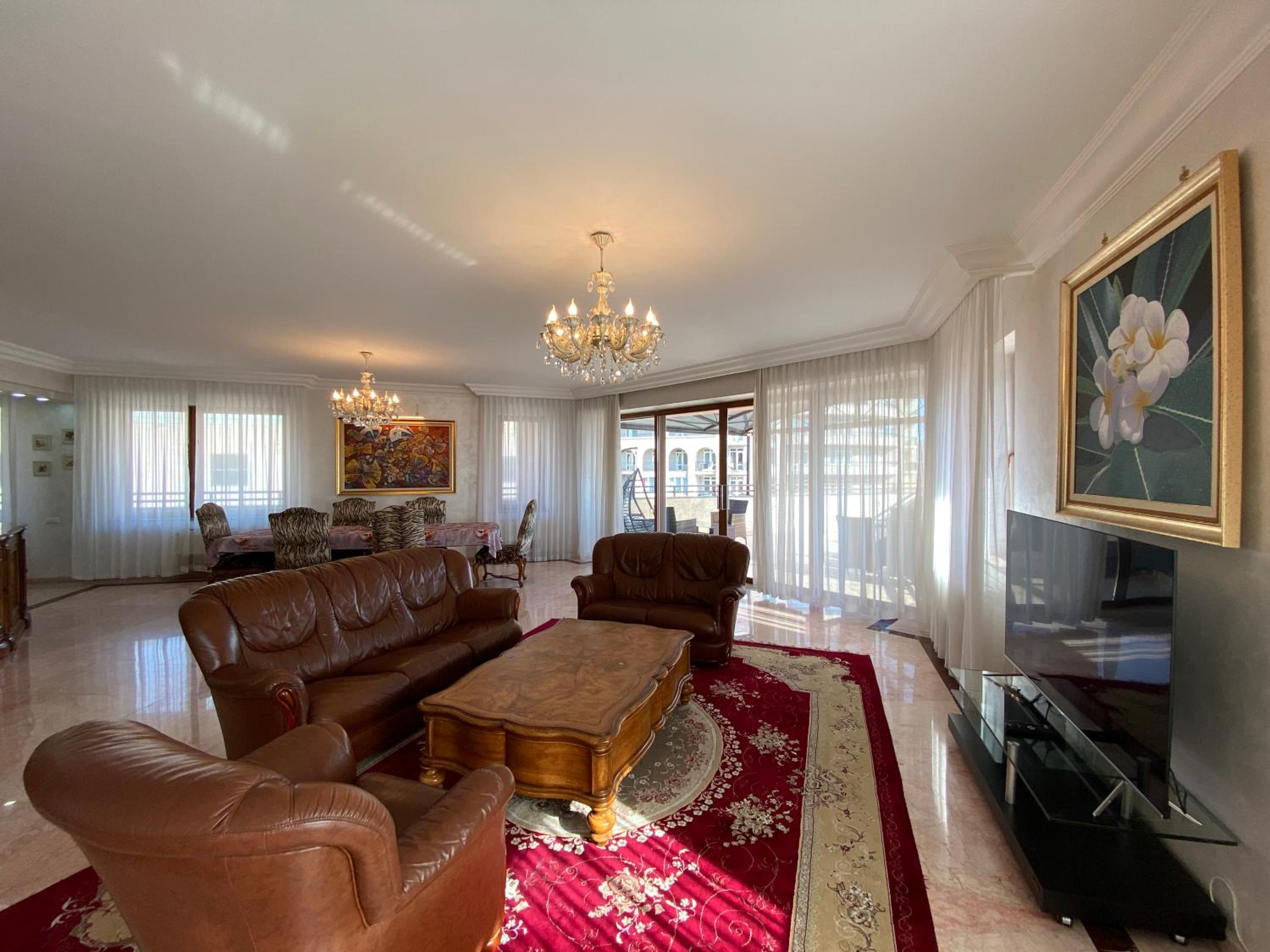 Northern Avenue, 3 bedrooms Luxury, Grande PentHouse with a large Terrace HH888