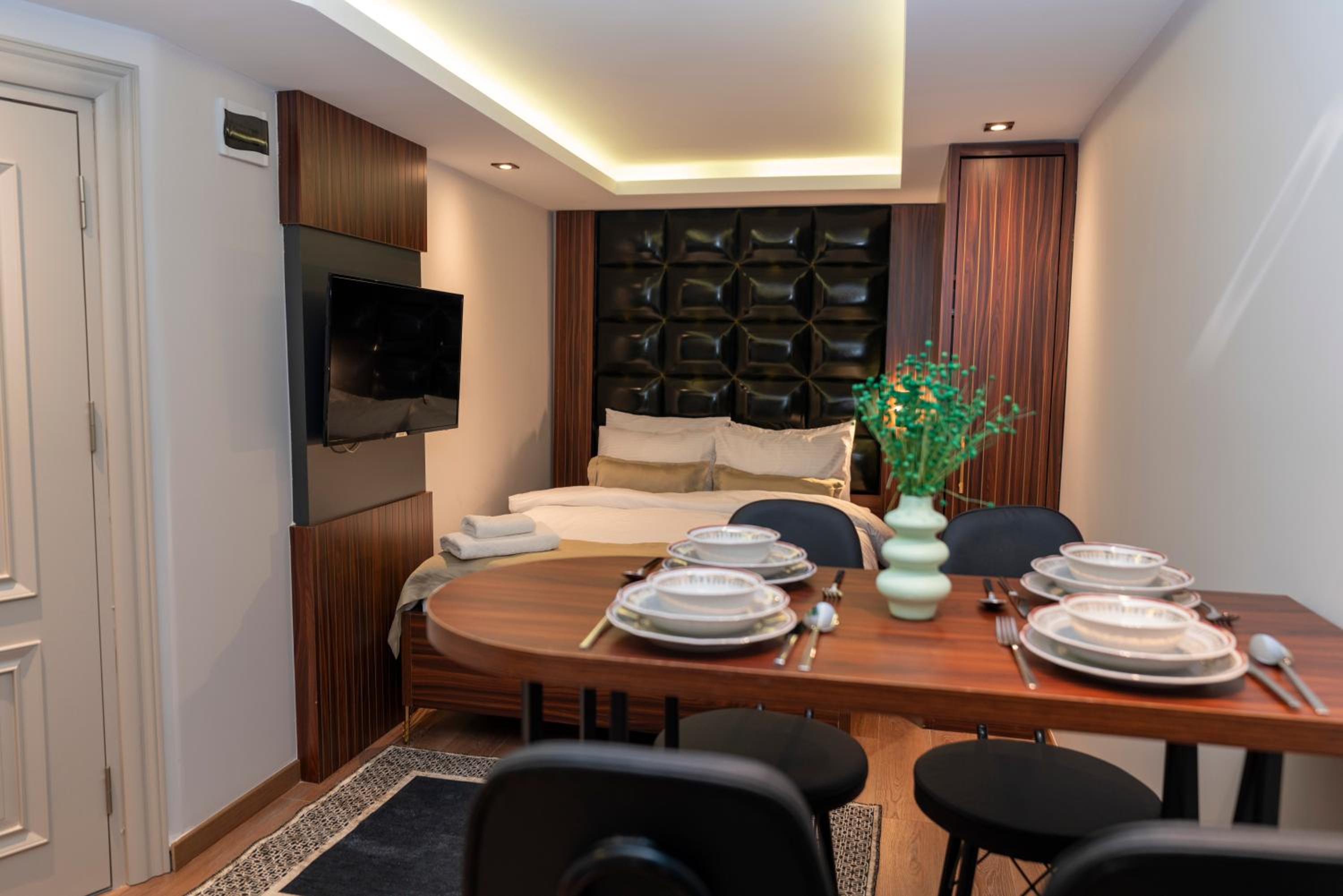 THE MUA LUXURY HOMEs