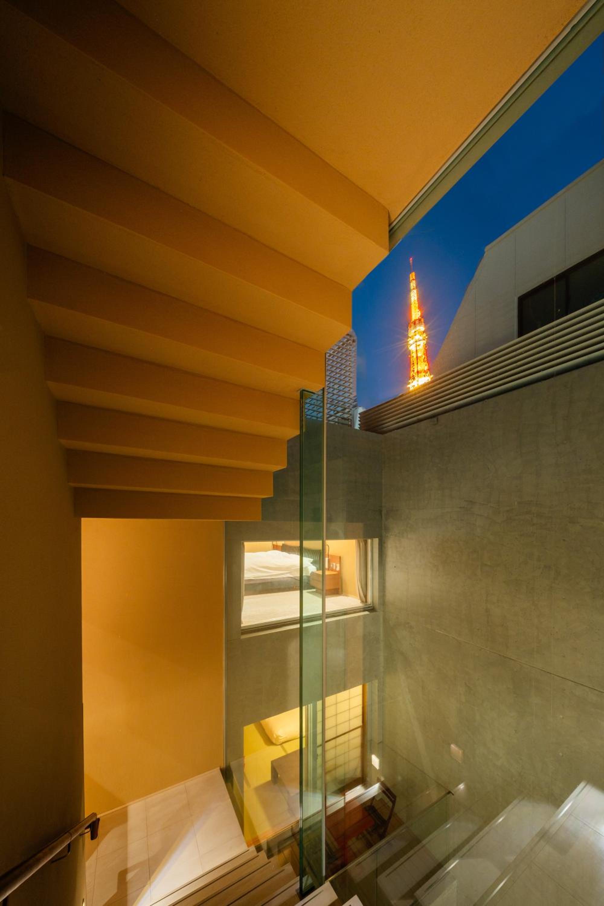Azabu Modern House The Tokyo Tower can be seen from the villa 500m2