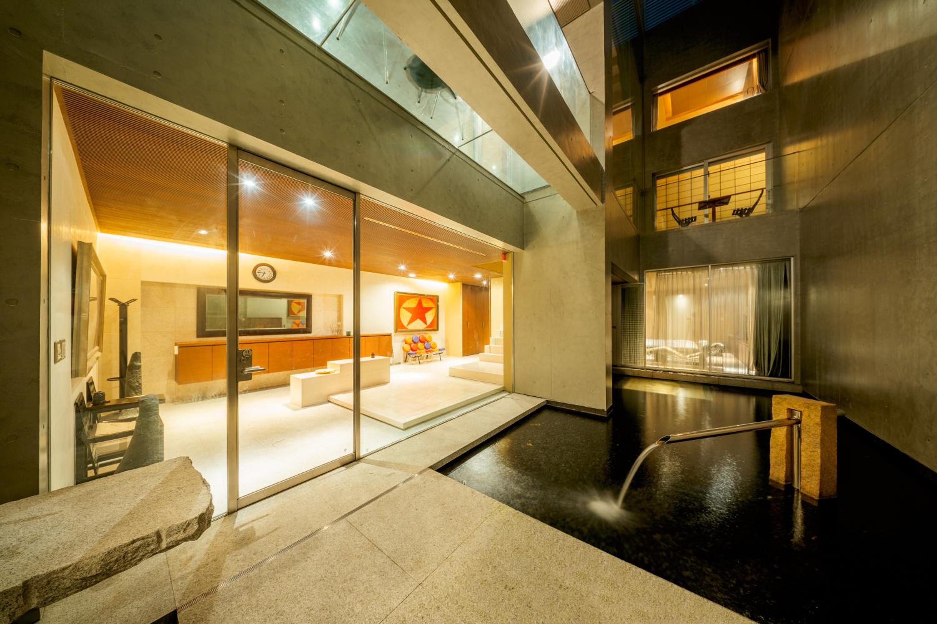 Azabu Modern House The Tokyo Tower can be seen from the villa 500m2