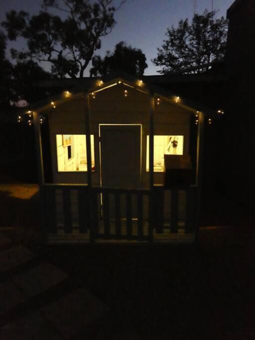 Moonta Bay Stylish large home 3 min walk from beach and jetty