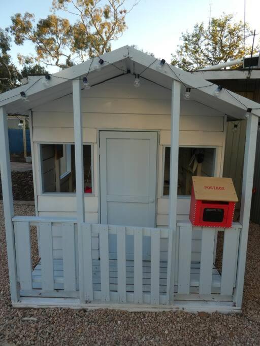 Moonta Bay Stylish large home 3 min walk from beach and jetty