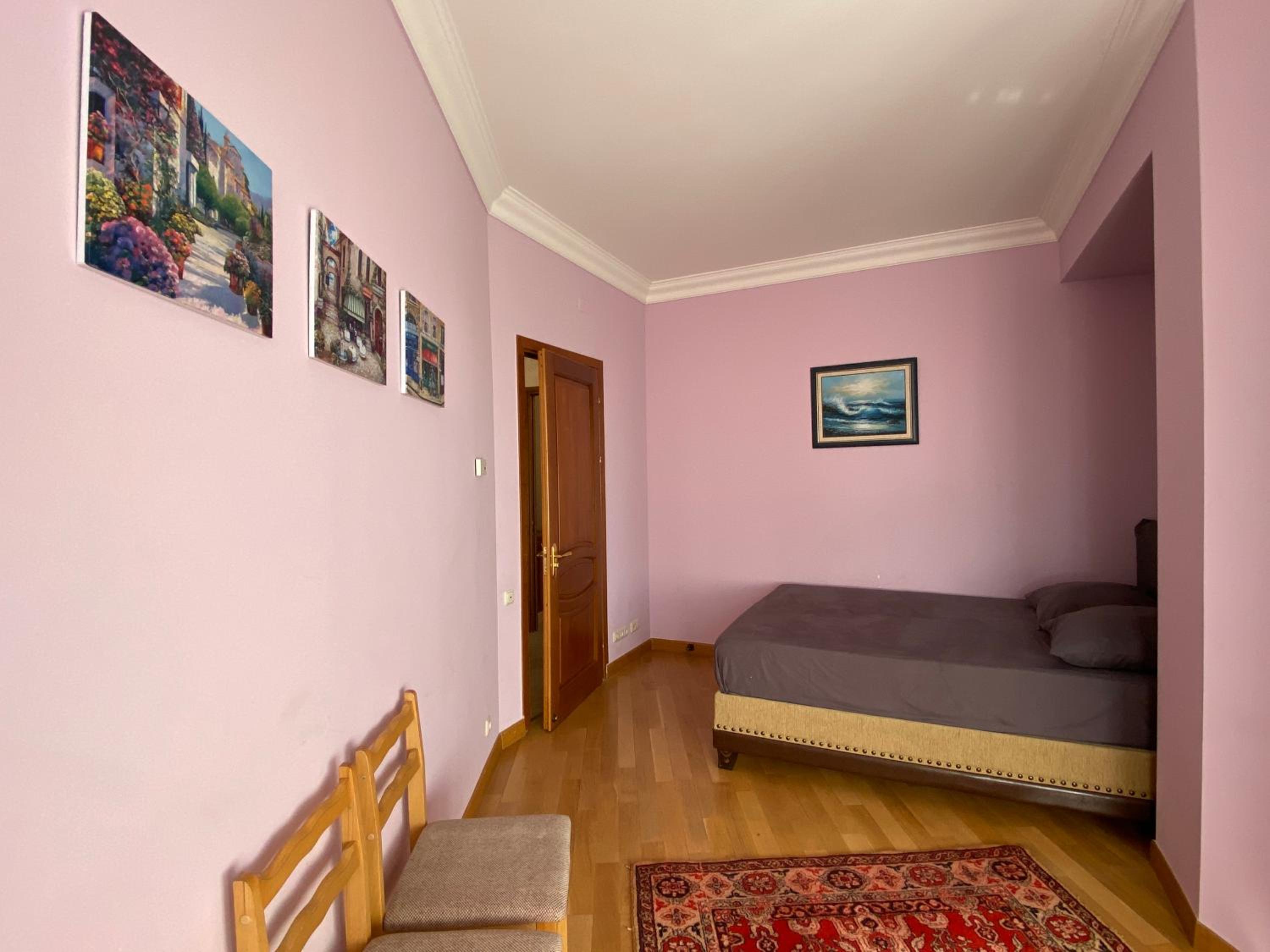 Northern Avenue, 3 bedrooms Luxury, Grande PentHouse with a large Terrace HH888