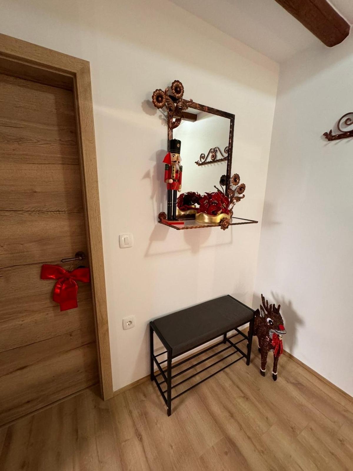 Photo 33