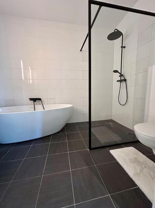 Modern Luxurious Apartment 90 m2 view 4
