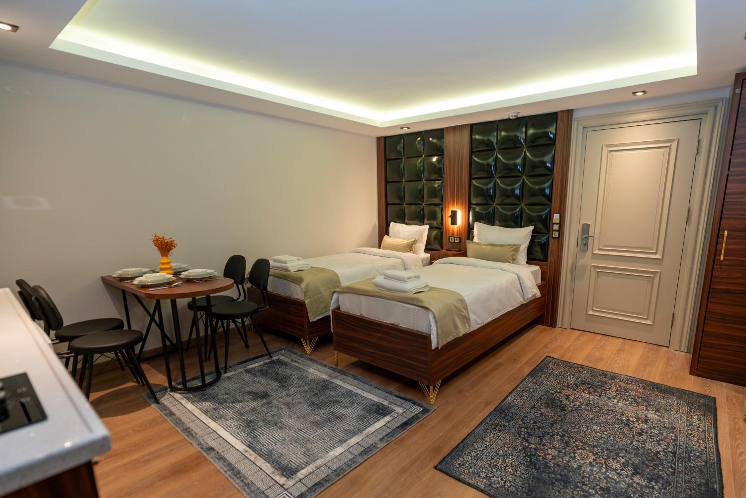 THE MUA LUXURY HOMEs