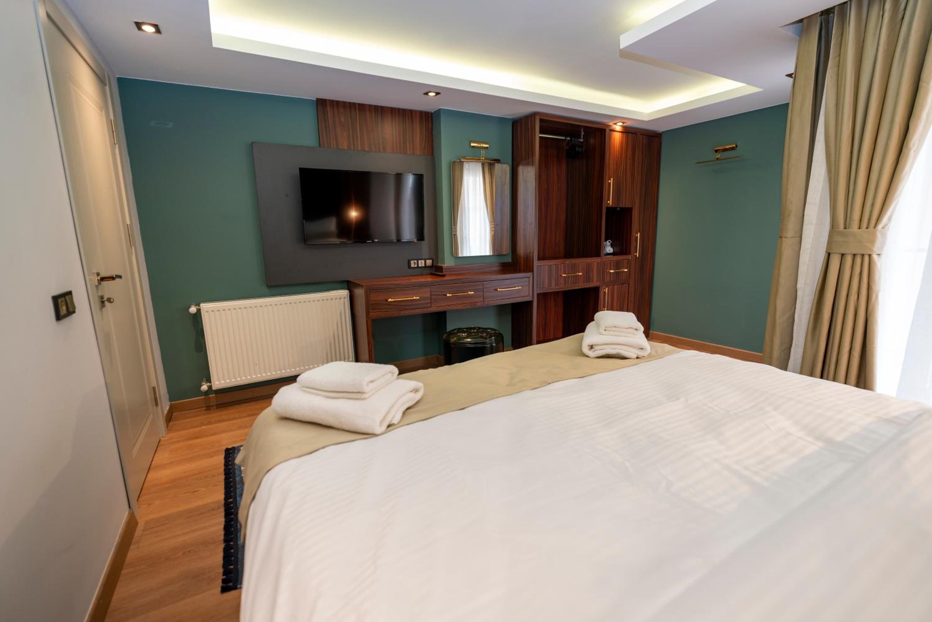 THE MUA LUXURY HOMEs