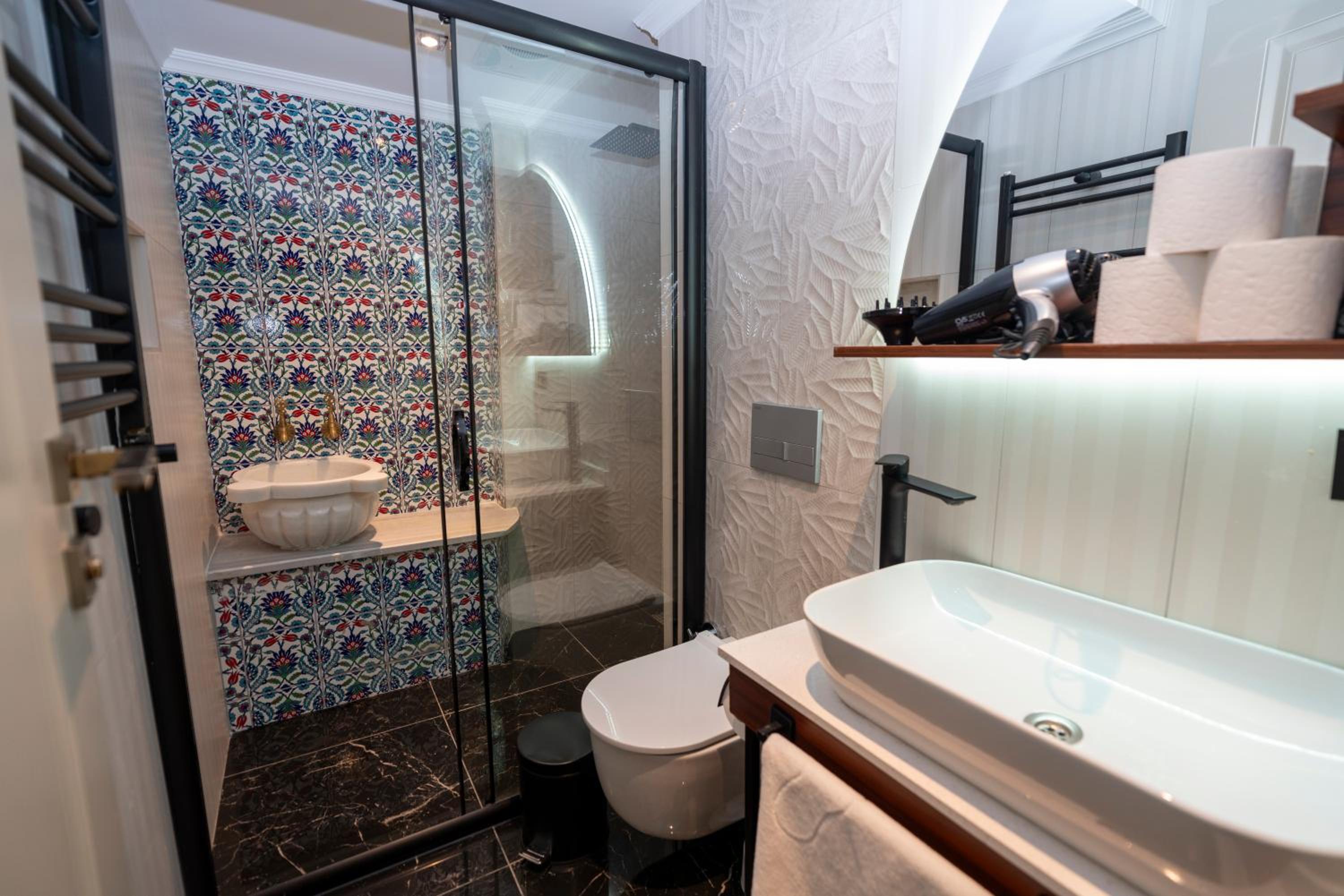 THE MUA LUXURY HOMEs
