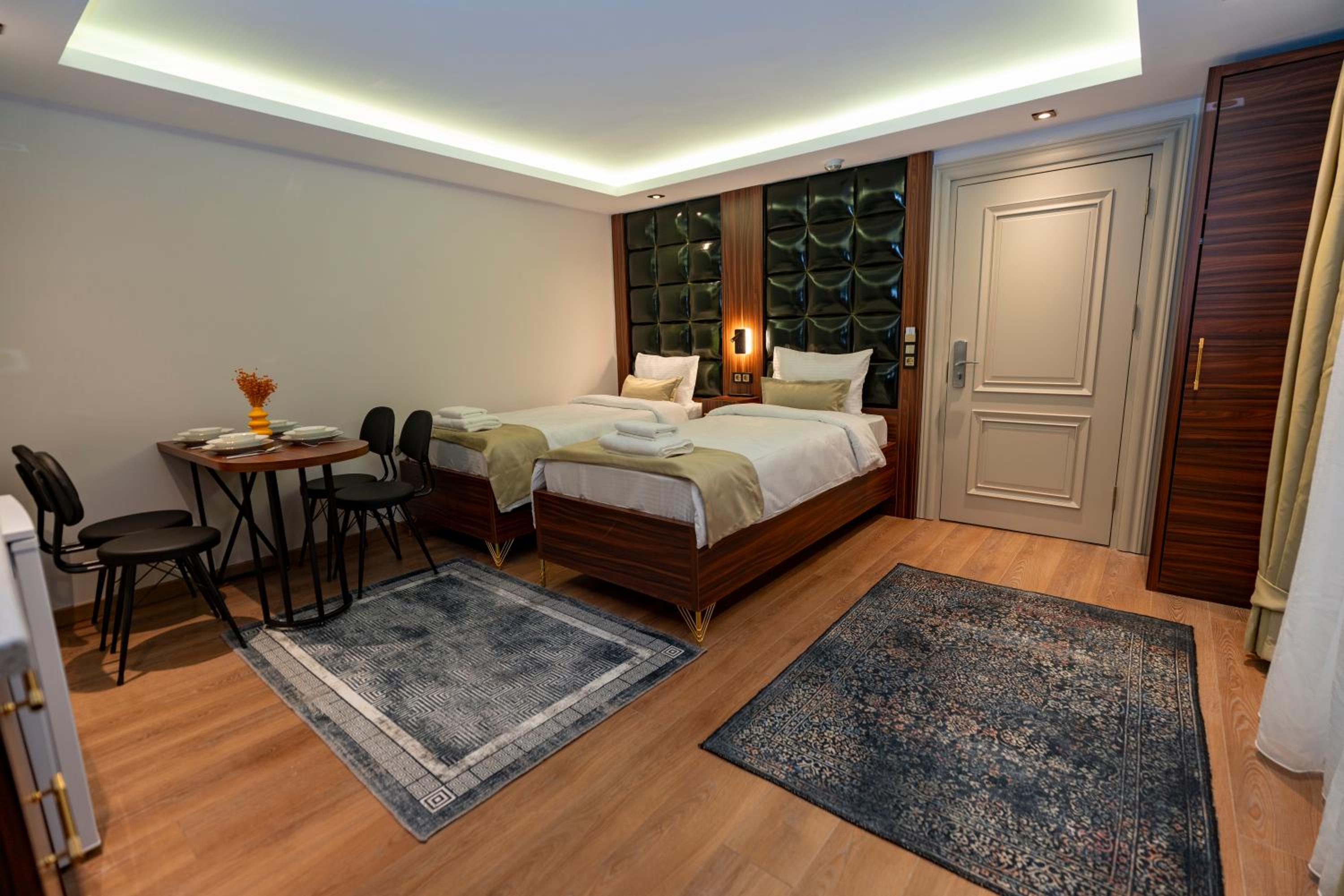 THE MUA LUXURY HOMEs