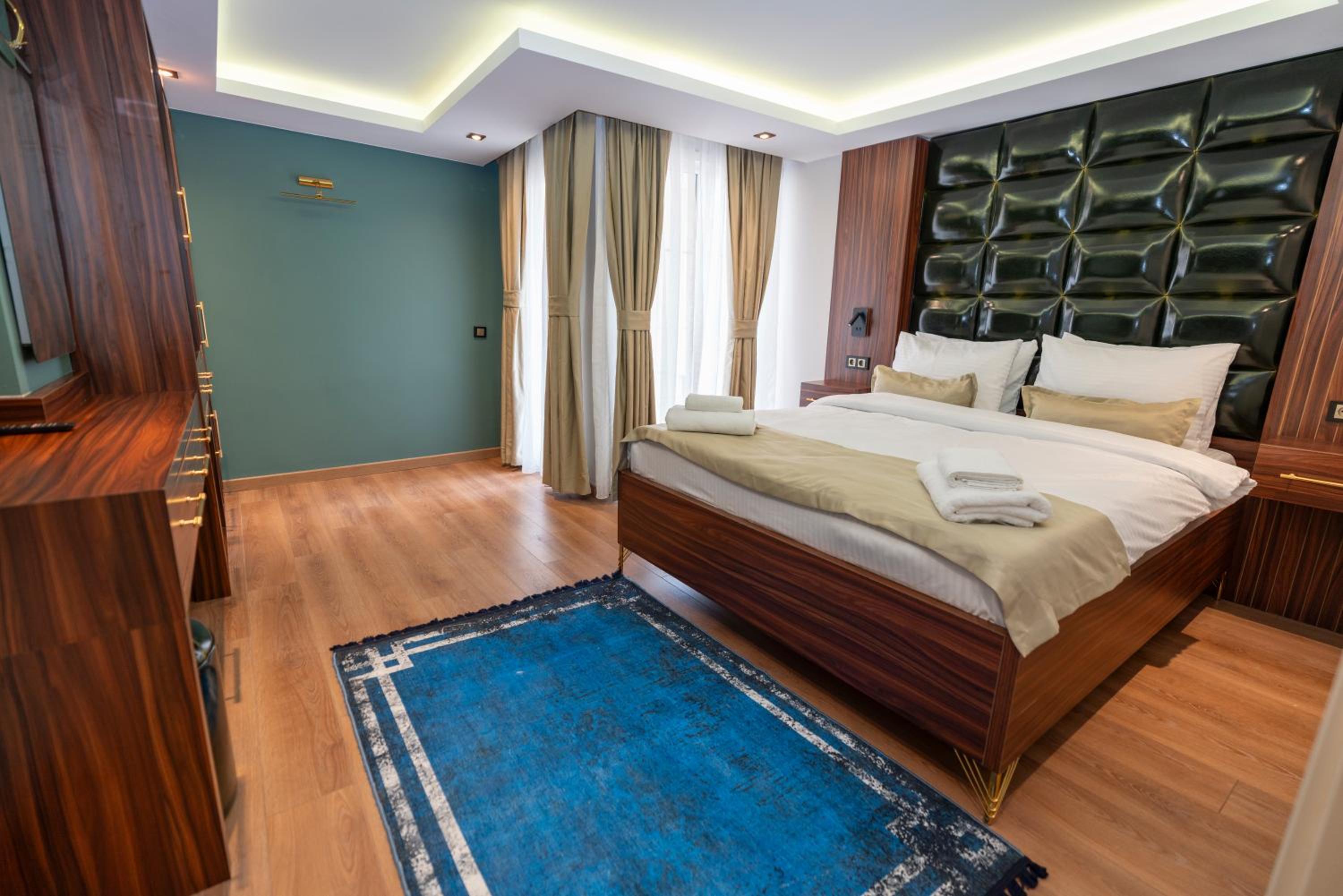 THE MUA LUXURY HOMEs