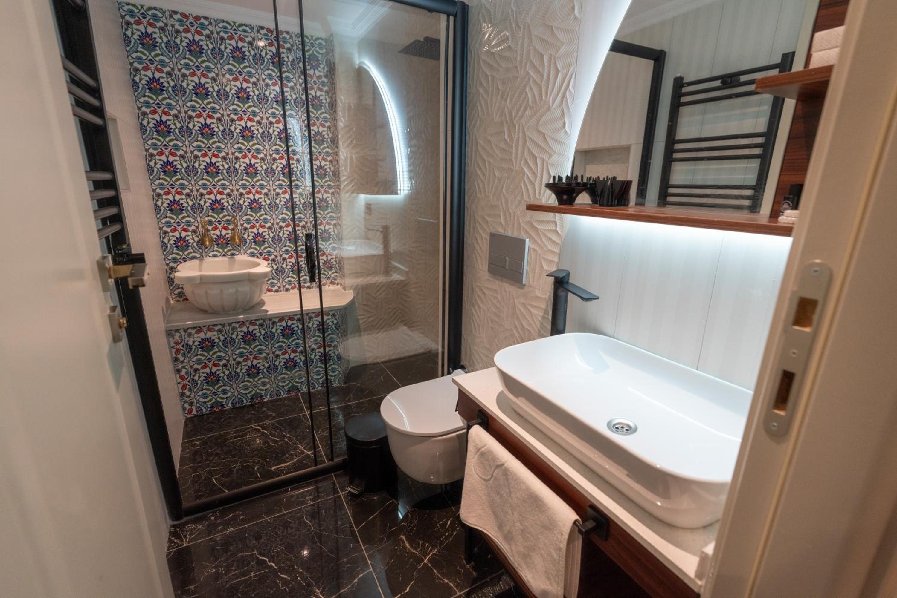 THE MUA LUXURY HOMEs