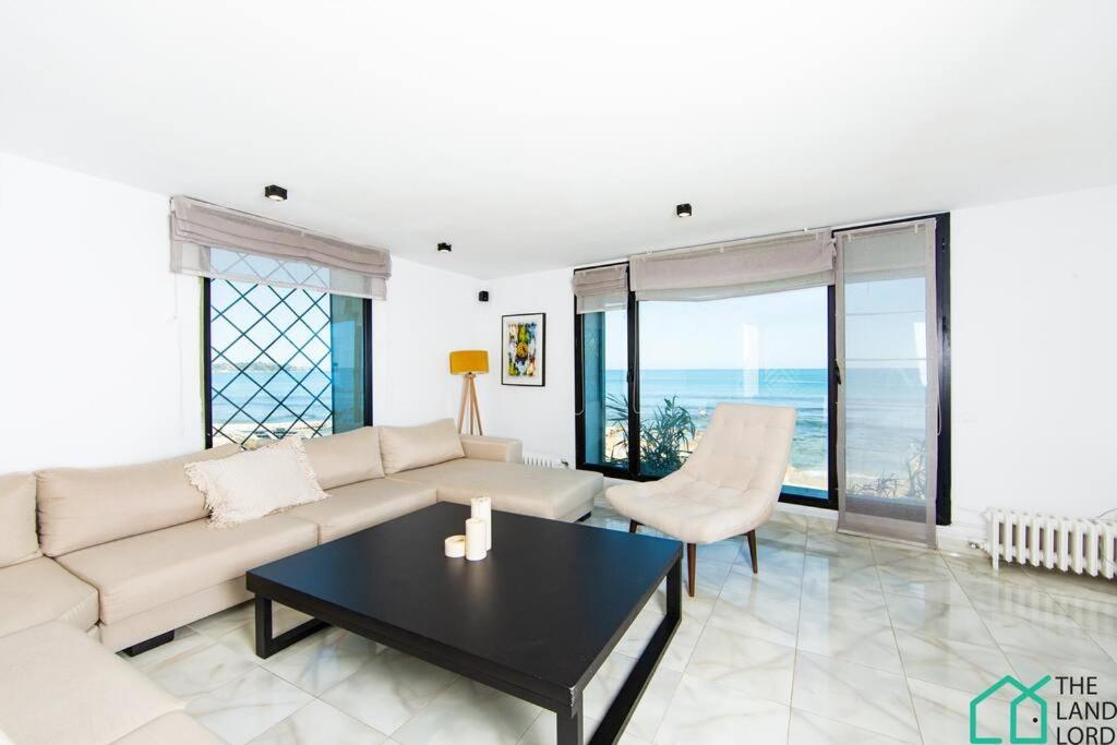 Front Sea Luxury Modern and High Standing La Marsa Corniche view 2