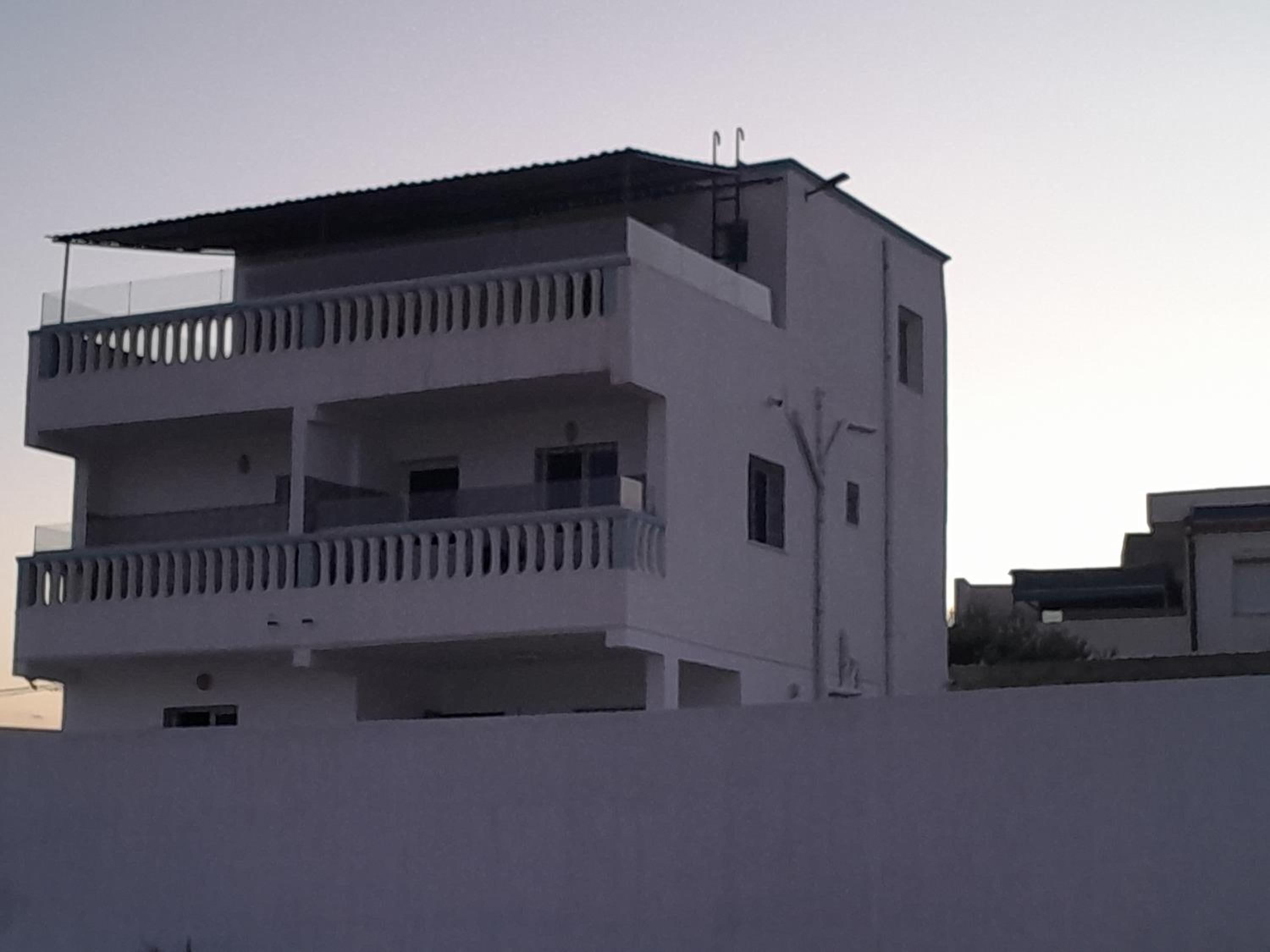 Photo 9