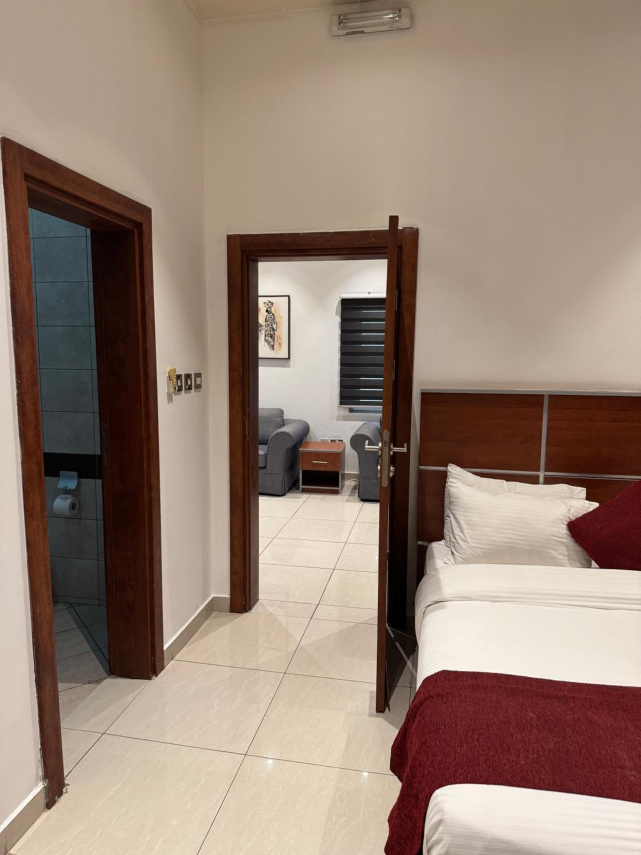 Eagles Apartments, Airport Residential