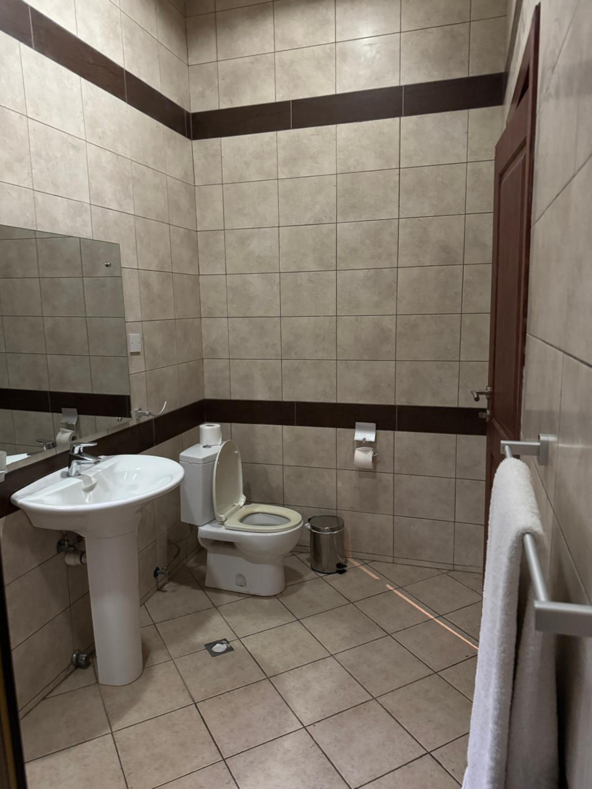 Eagles Apartments, Airport Residential