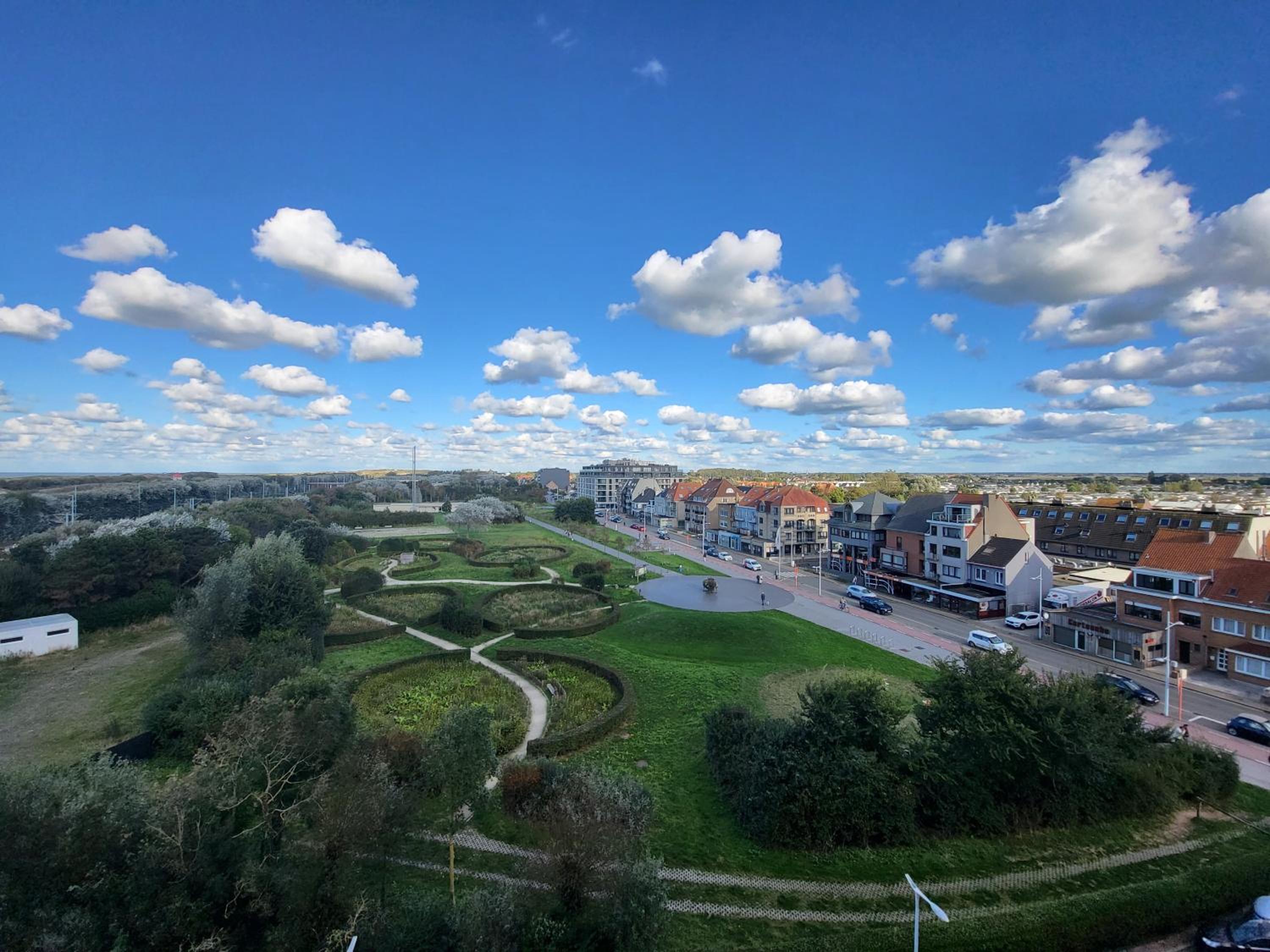 Studio with sea view and panoramic view in Bredene view 4