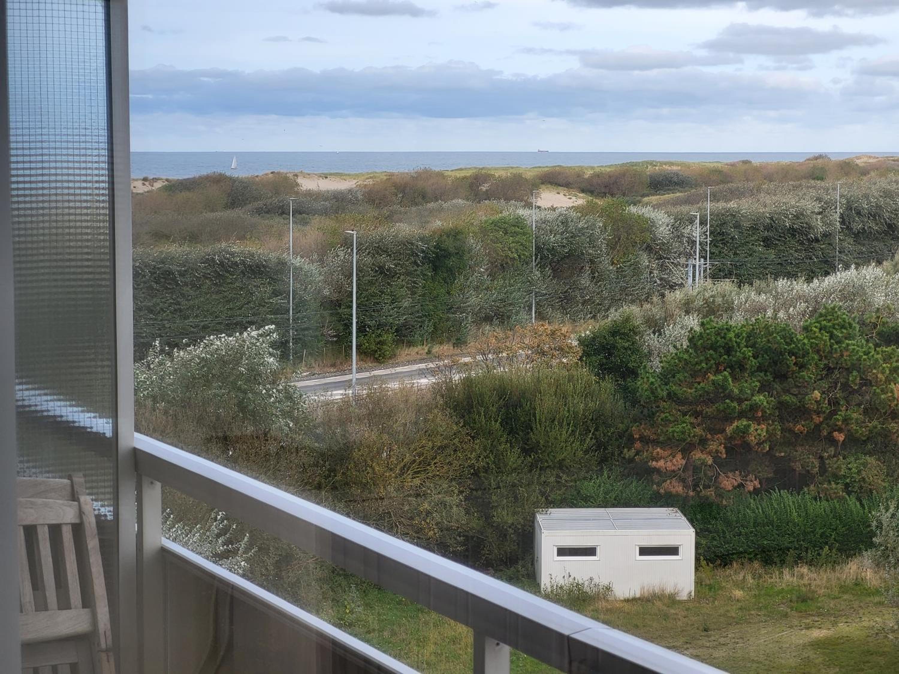 Studio with sea view and panoramic view in Bredene view 3